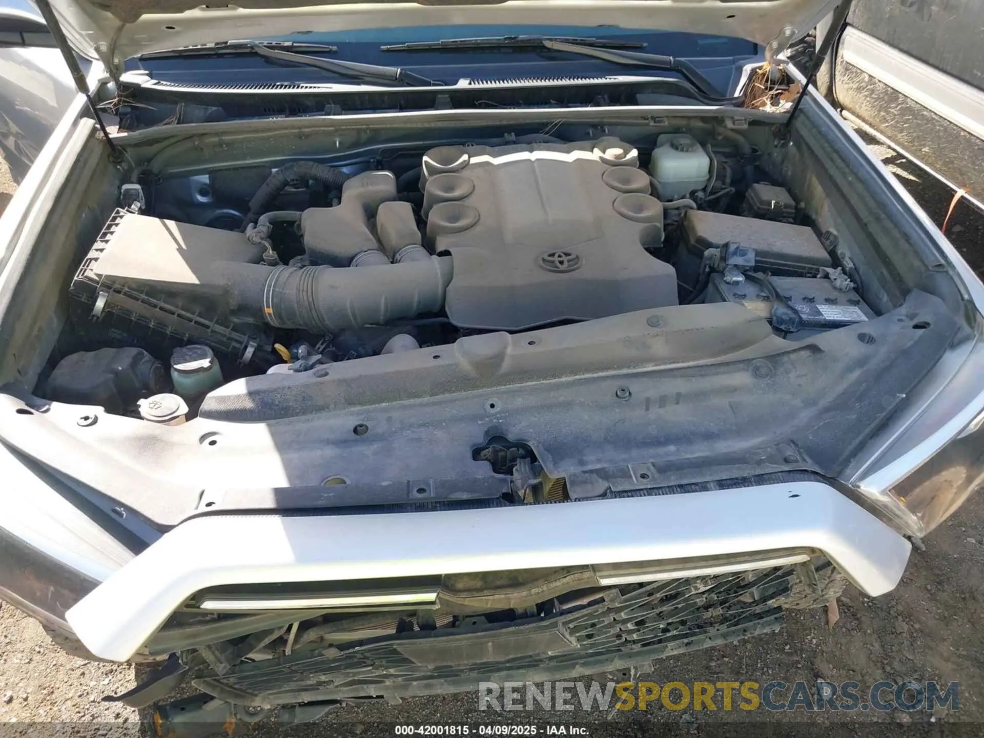 10 fotografías del automóvil dañado JTENU5JR8N6043358 TOYOTA 4RUNNER 2022