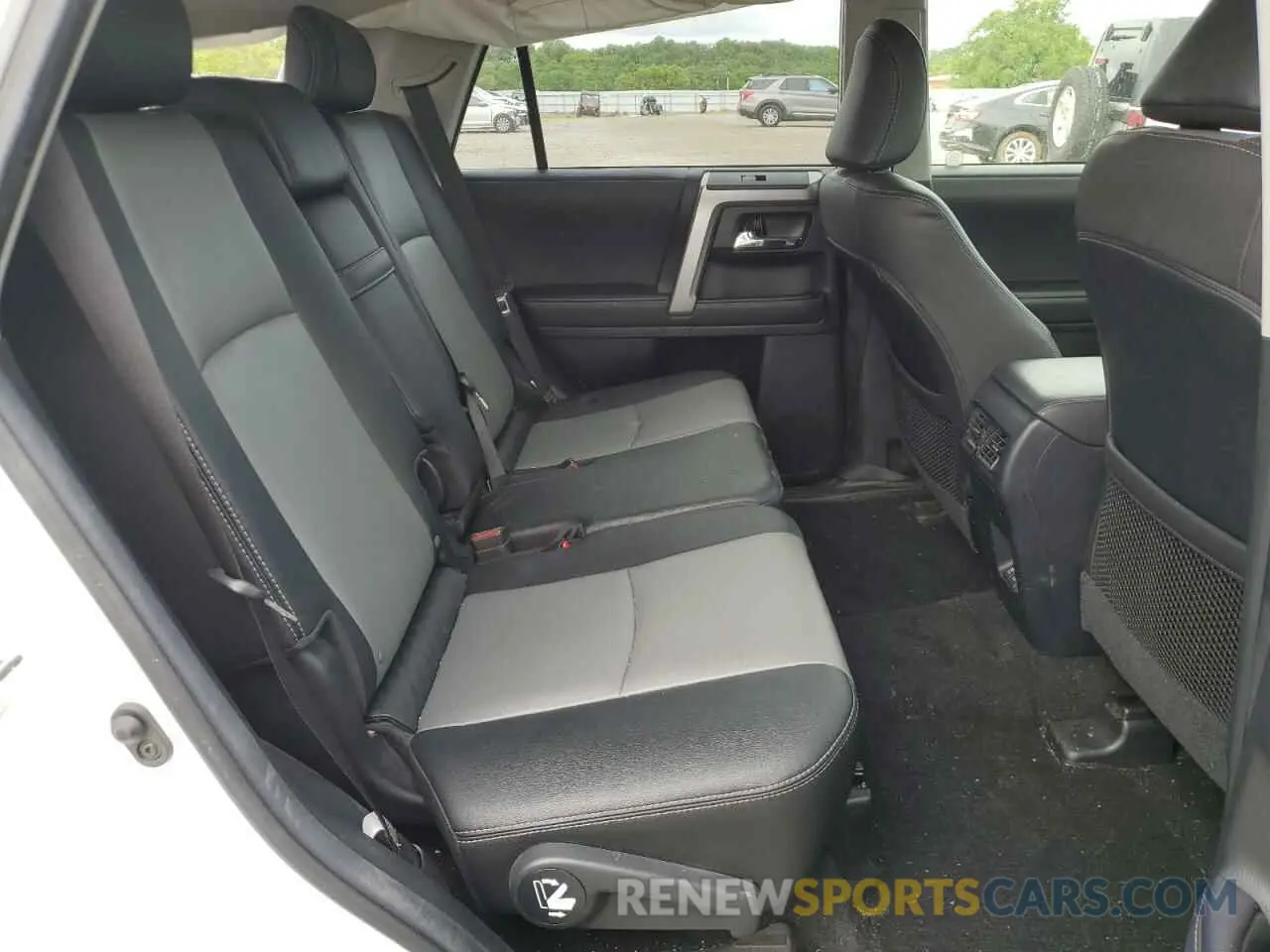 12 fotografías del automóvil dañado JTENU5JR8N6081270 TOYOTA 4RUNNER 2022