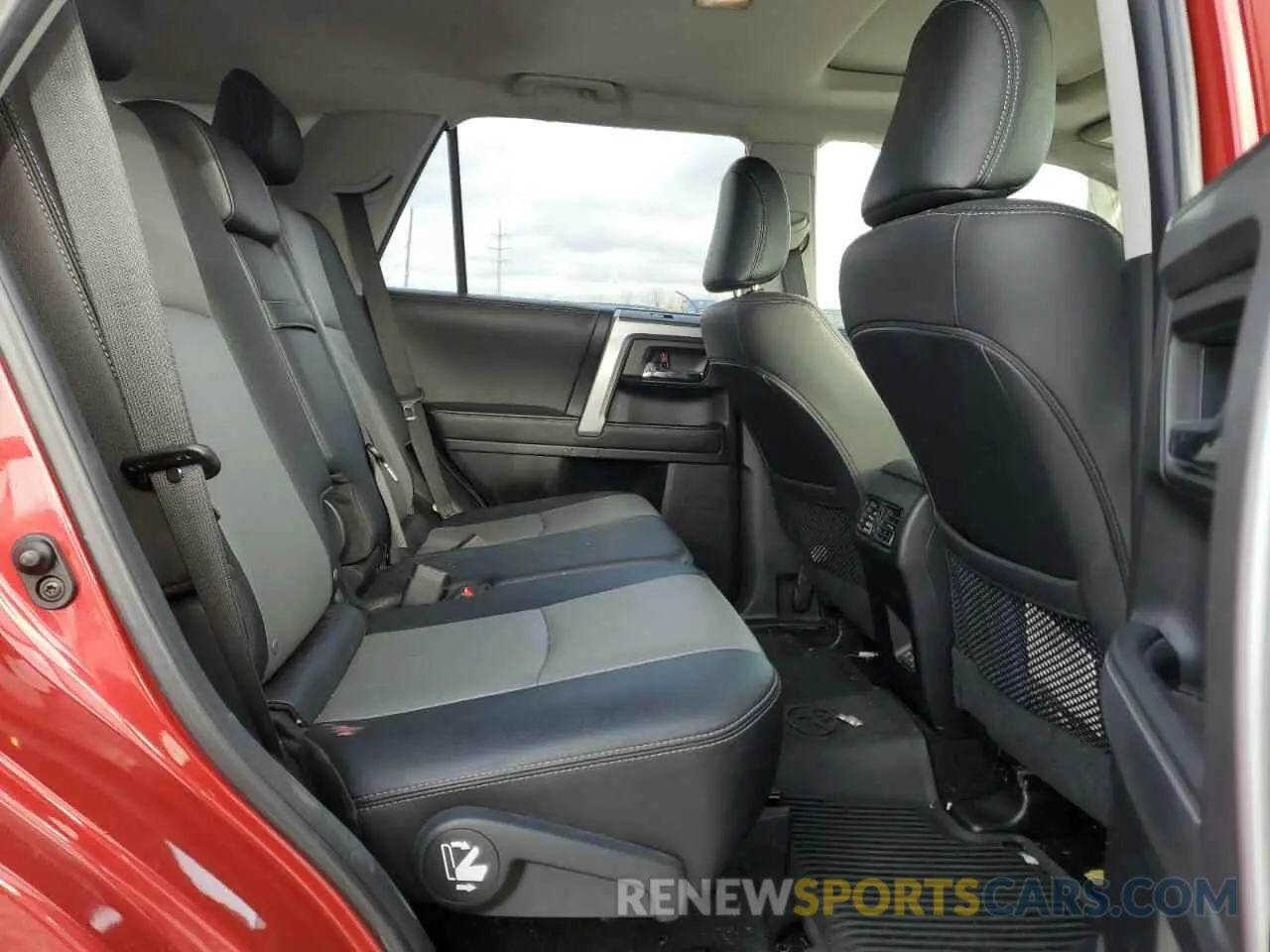 11 fotografías del automóvil dañado JTENU5JR9N6062811 TOYOTA 4RUNNER 2022