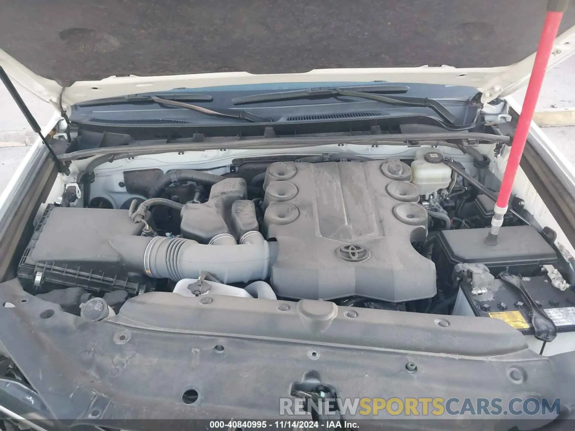 10 fotografías del automóvil dañado JTENU5JR9N6067989 TOYOTA 4RUNNER 2022