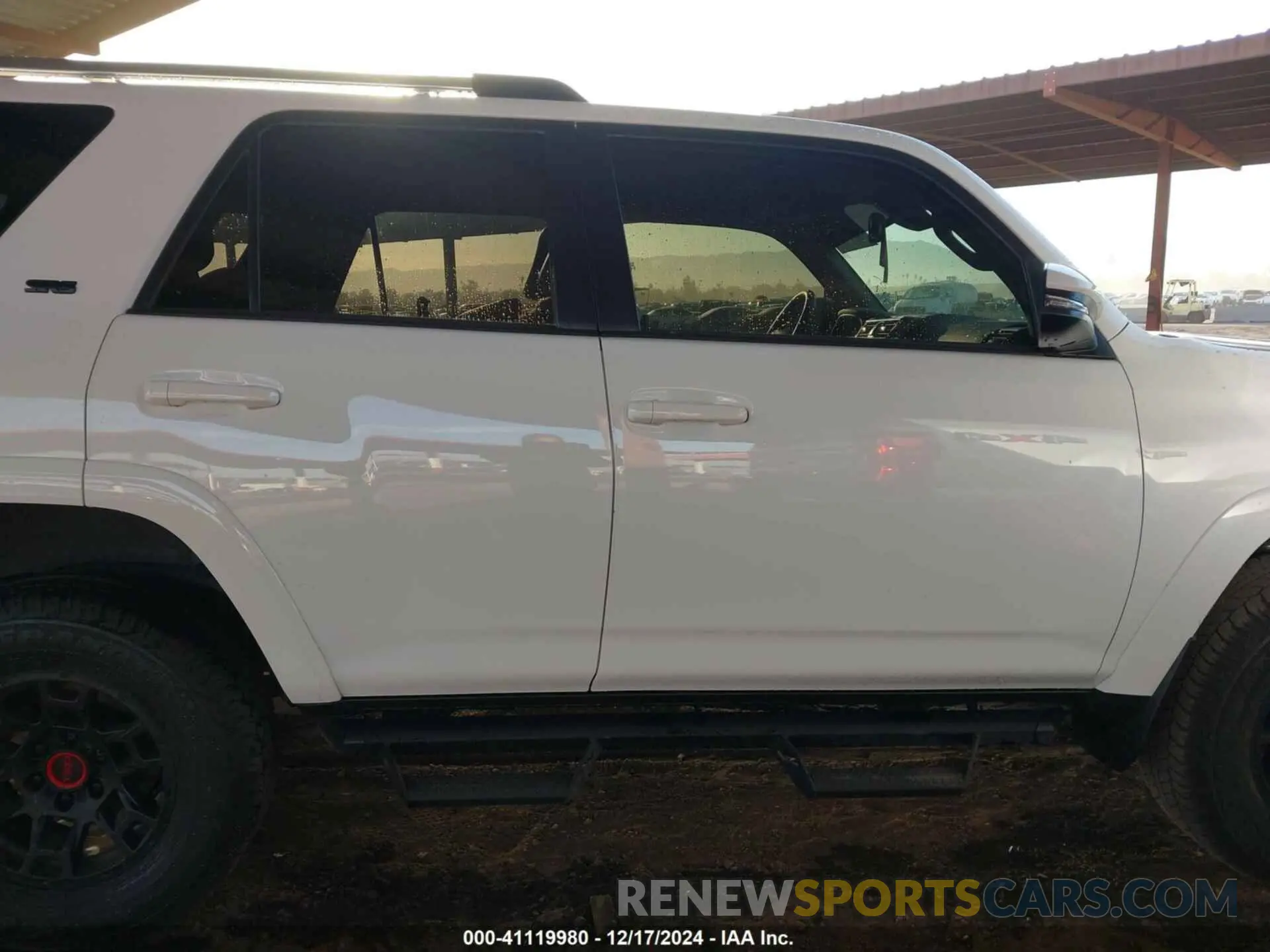 13 fotografías del automóvil dañado JTENU5JRXN6051915 TOYOTA 4RUNNER 2022