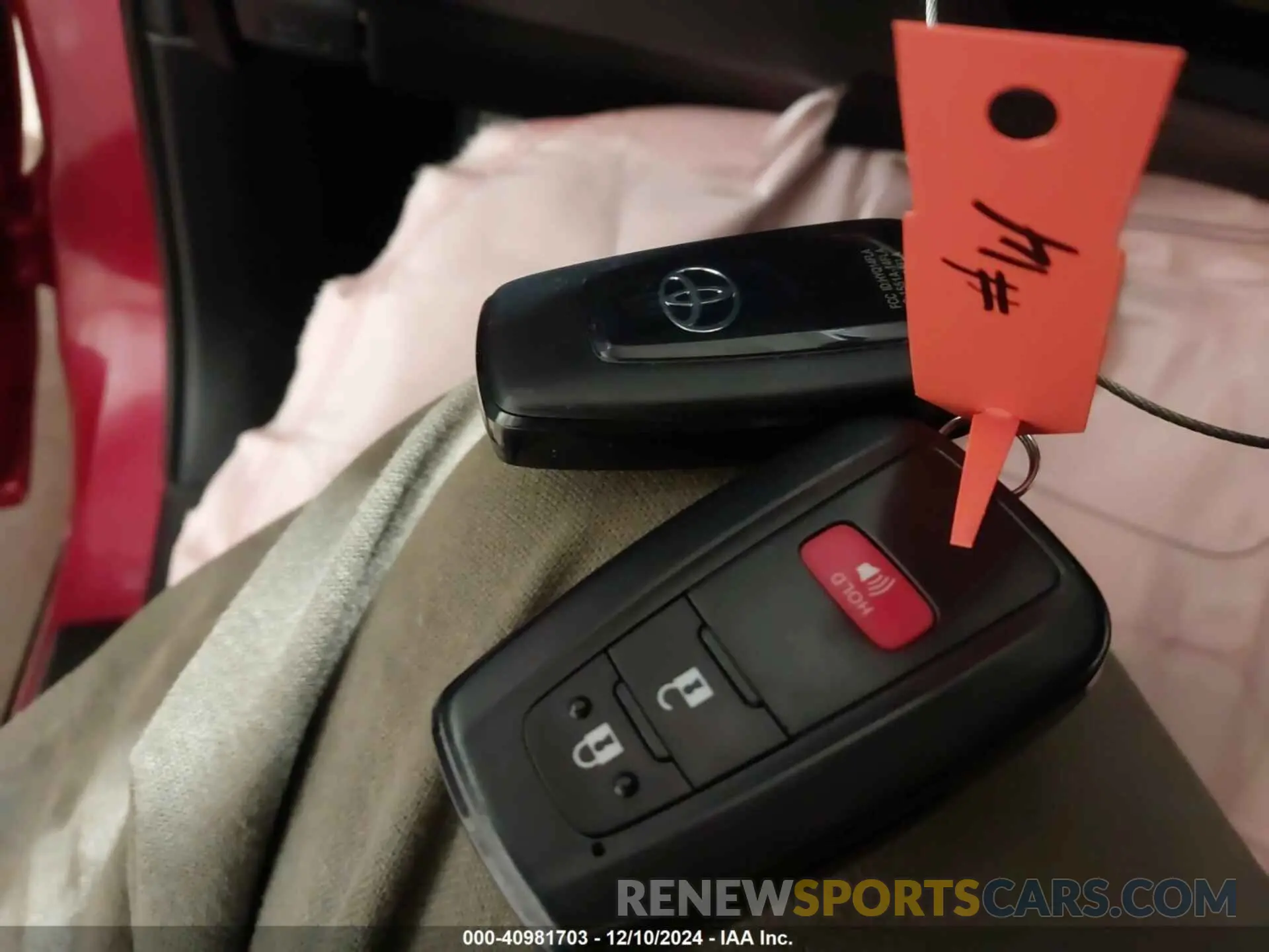 11 fotografías del automóvil dañado JTEPU5JR1N6051181 TOYOTA 4RUNNER 2022