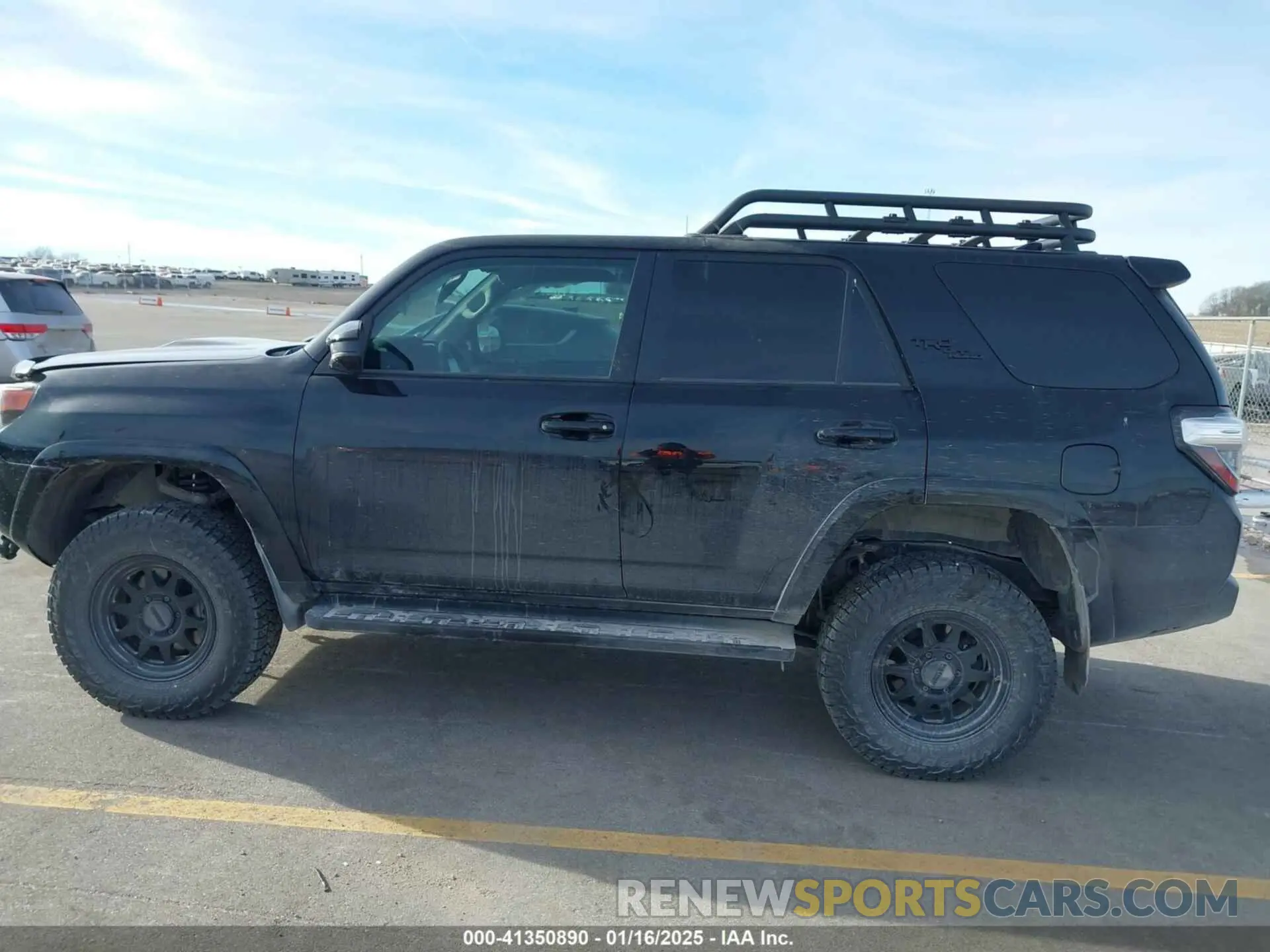 14 fotografías del automóvil dañado JTEPU5JR4N6020524 TOYOTA 4RUNNER 2022