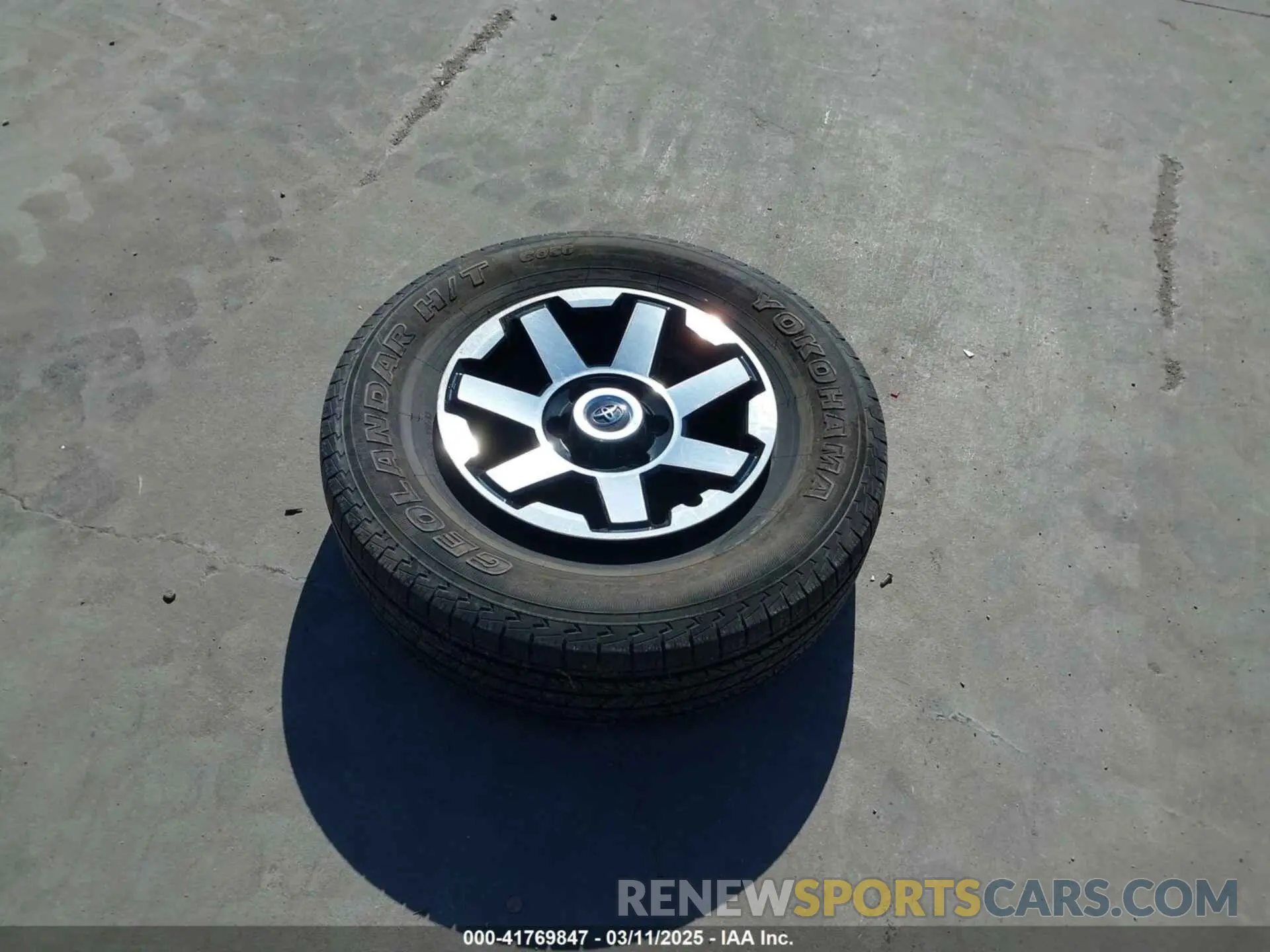12 fotografías del automóvil dañado JTEPU5JR4N6020930 TOYOTA 4RUNNER 2022