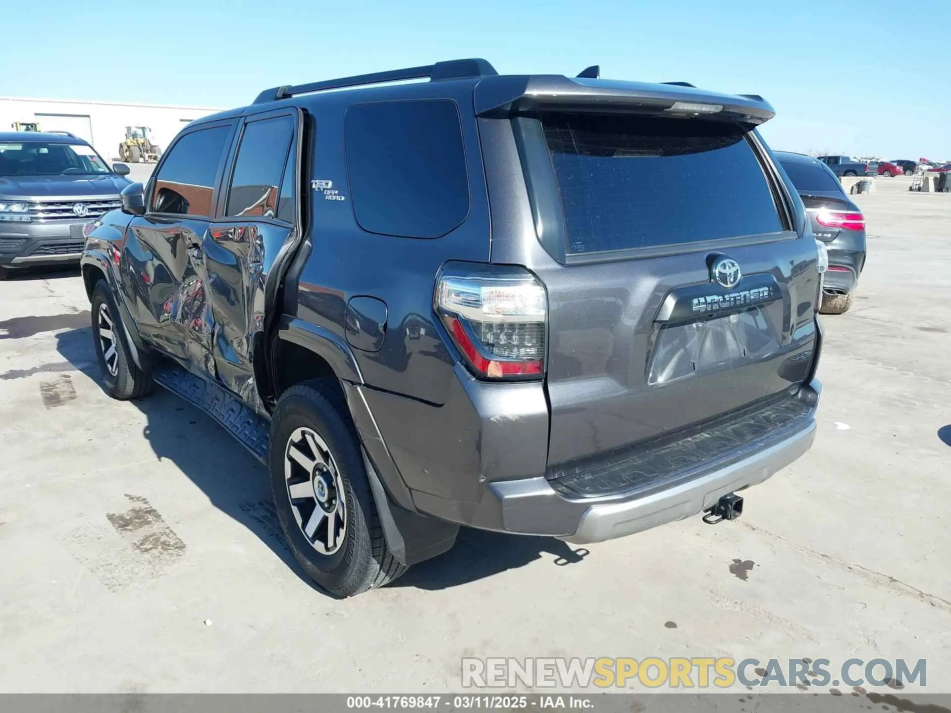 3 fotografías del automóvil dañado JTEPU5JR4N6020930 TOYOTA 4RUNNER 2022