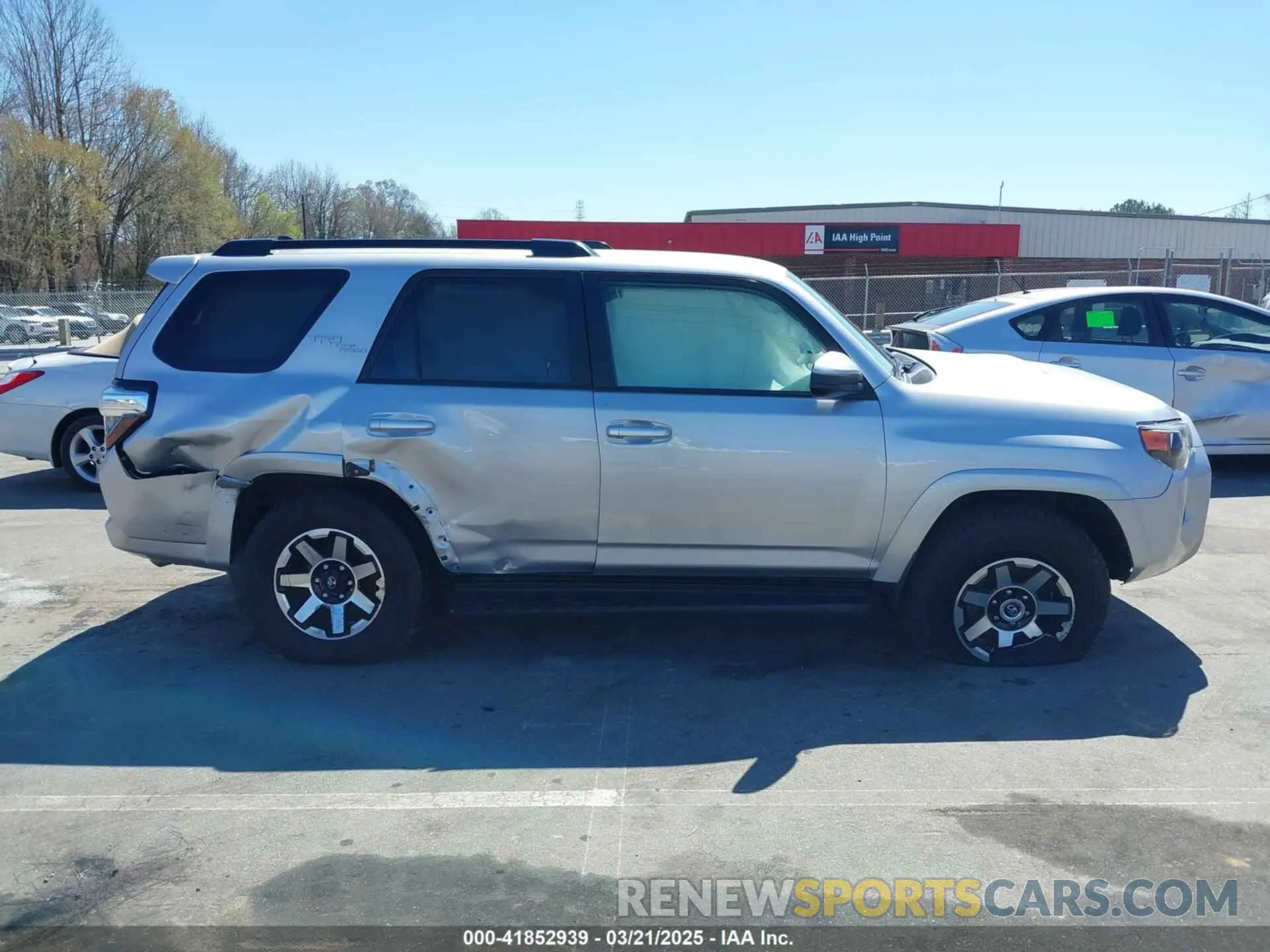 12 fotografías del automóvil dañado JTEPU5JR4N6023357 TOYOTA 4RUNNER 2022