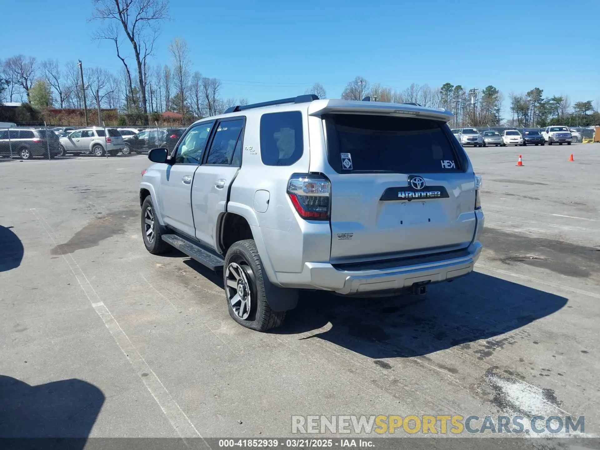 3 fotografías del automóvil dañado JTEPU5JR4N6023357 TOYOTA 4RUNNER 2022