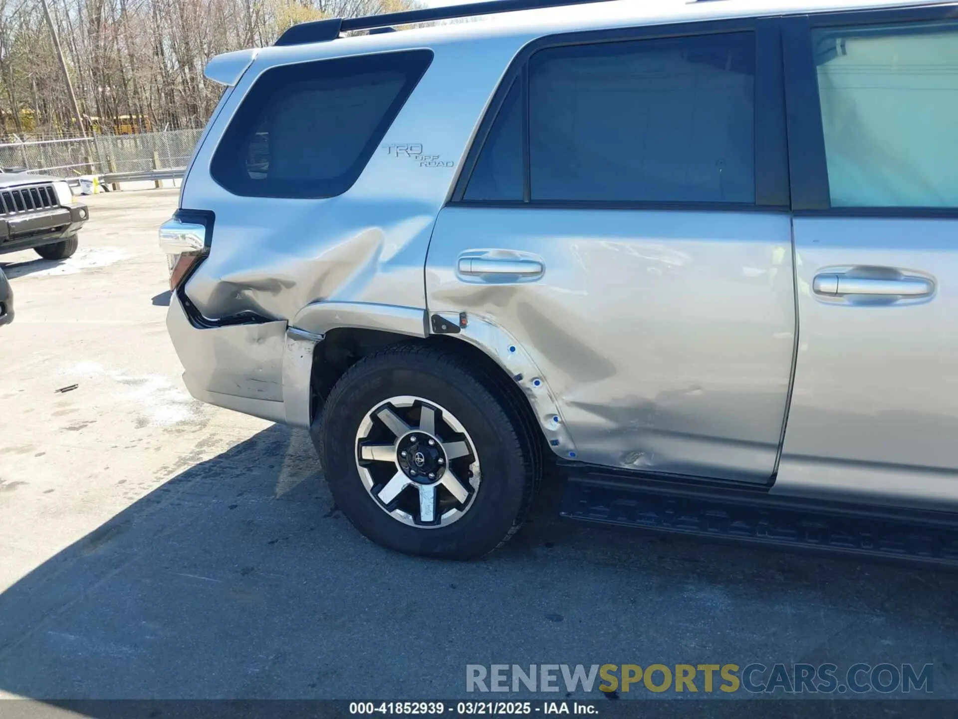 6 fotografías del automóvil dañado JTEPU5JR4N6023357 TOYOTA 4RUNNER 2022
