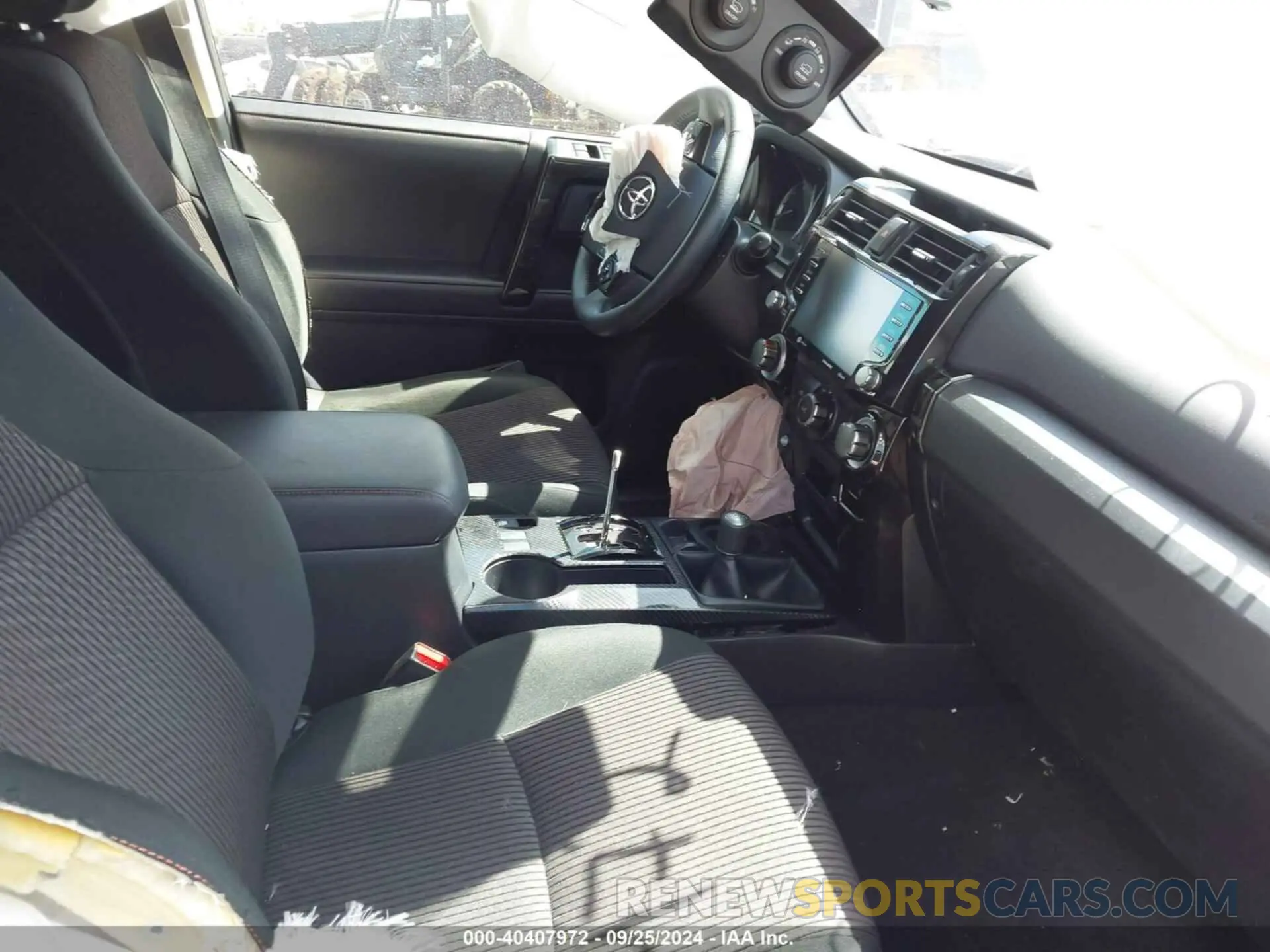 5 fotografías del automóvil dañado JTEPU5JR4N6070792 TOYOTA 4RUNNER 2022