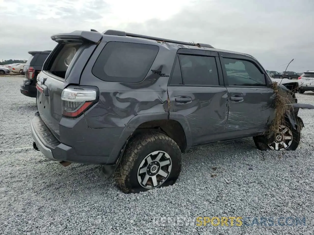3 fotografías del automóvil dañado JTEPU5JR8N6002155 TOYOTA 4RUNNER 2022