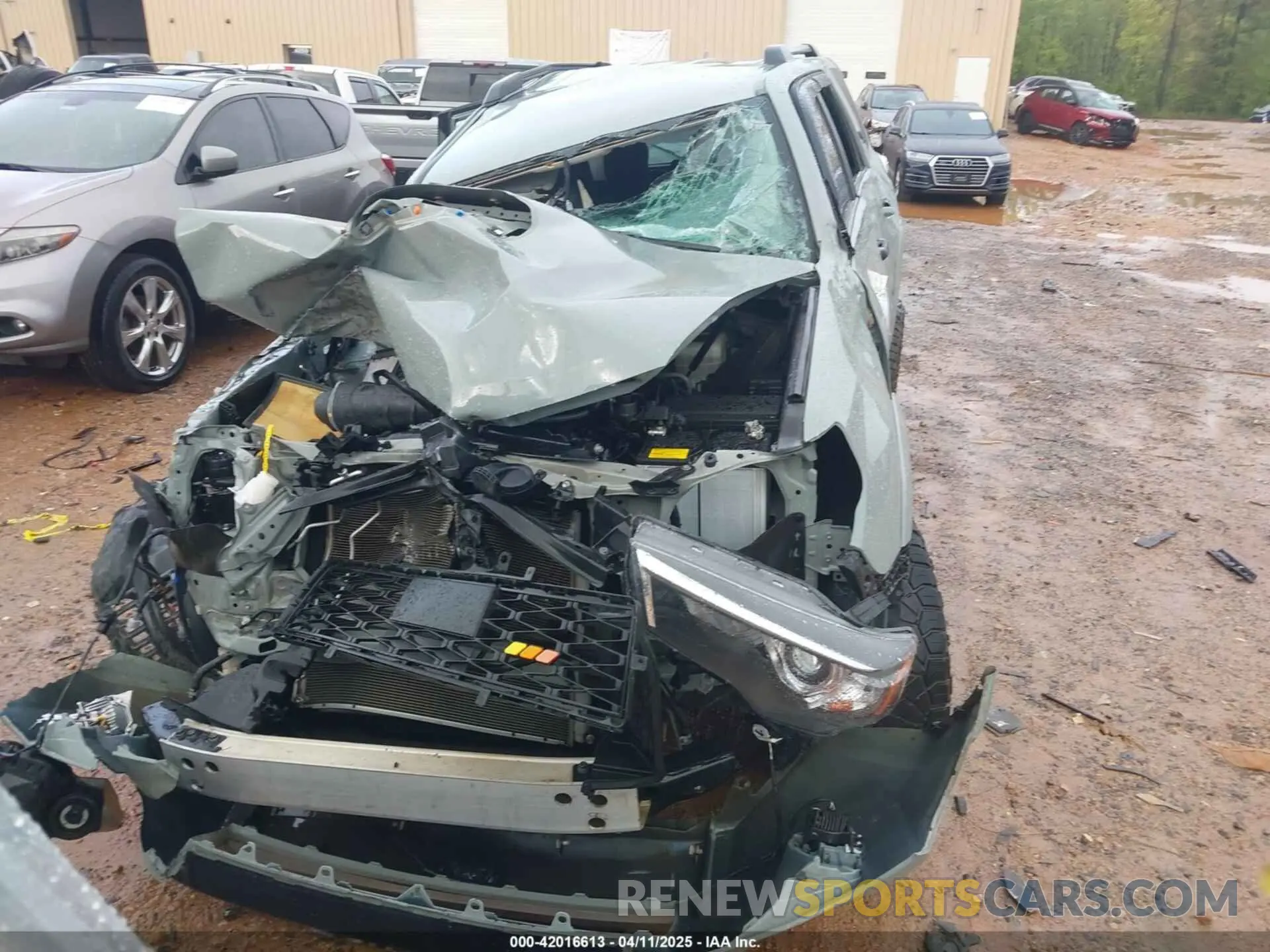 11 fotografías del automóvil dañado JTEPU5JR8N6003449 TOYOTA 4RUNNER 2022
