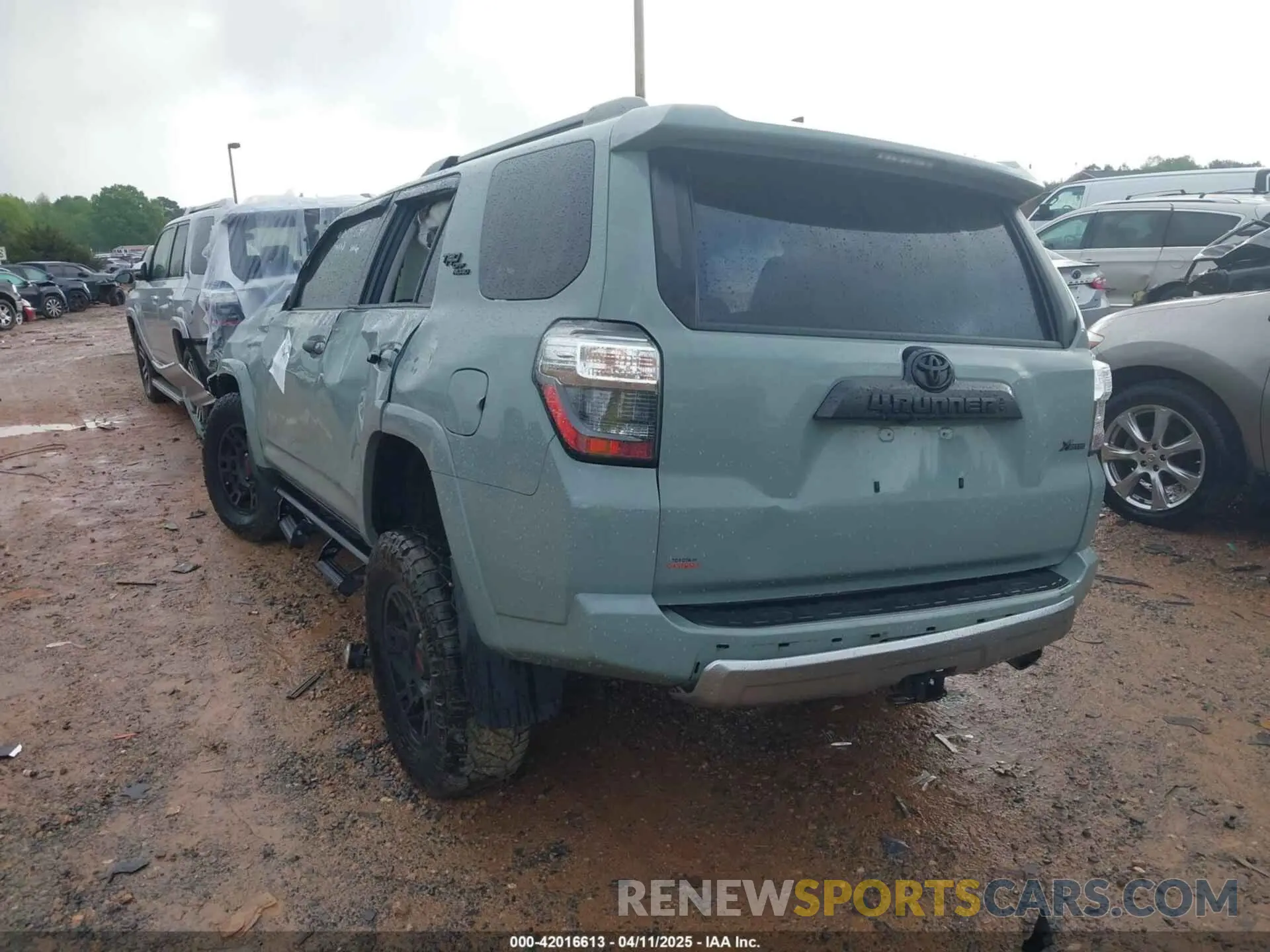 3 fotografías del automóvil dañado JTEPU5JR8N6003449 TOYOTA 4RUNNER 2022