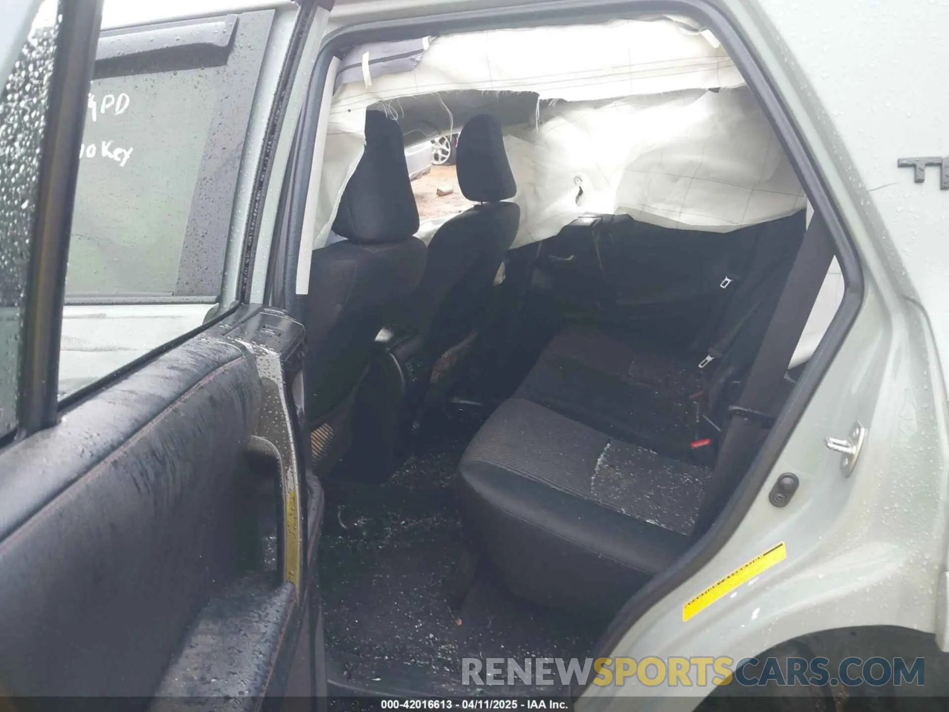 8 fotografías del automóvil dañado JTEPU5JR8N6003449 TOYOTA 4RUNNER 2022