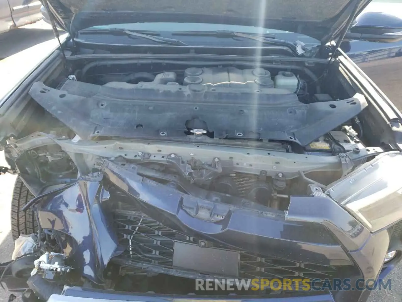 12 fotografías del automóvil dañado JTERU5JR0N6030928 TOYOTA 4RUNNER 2022