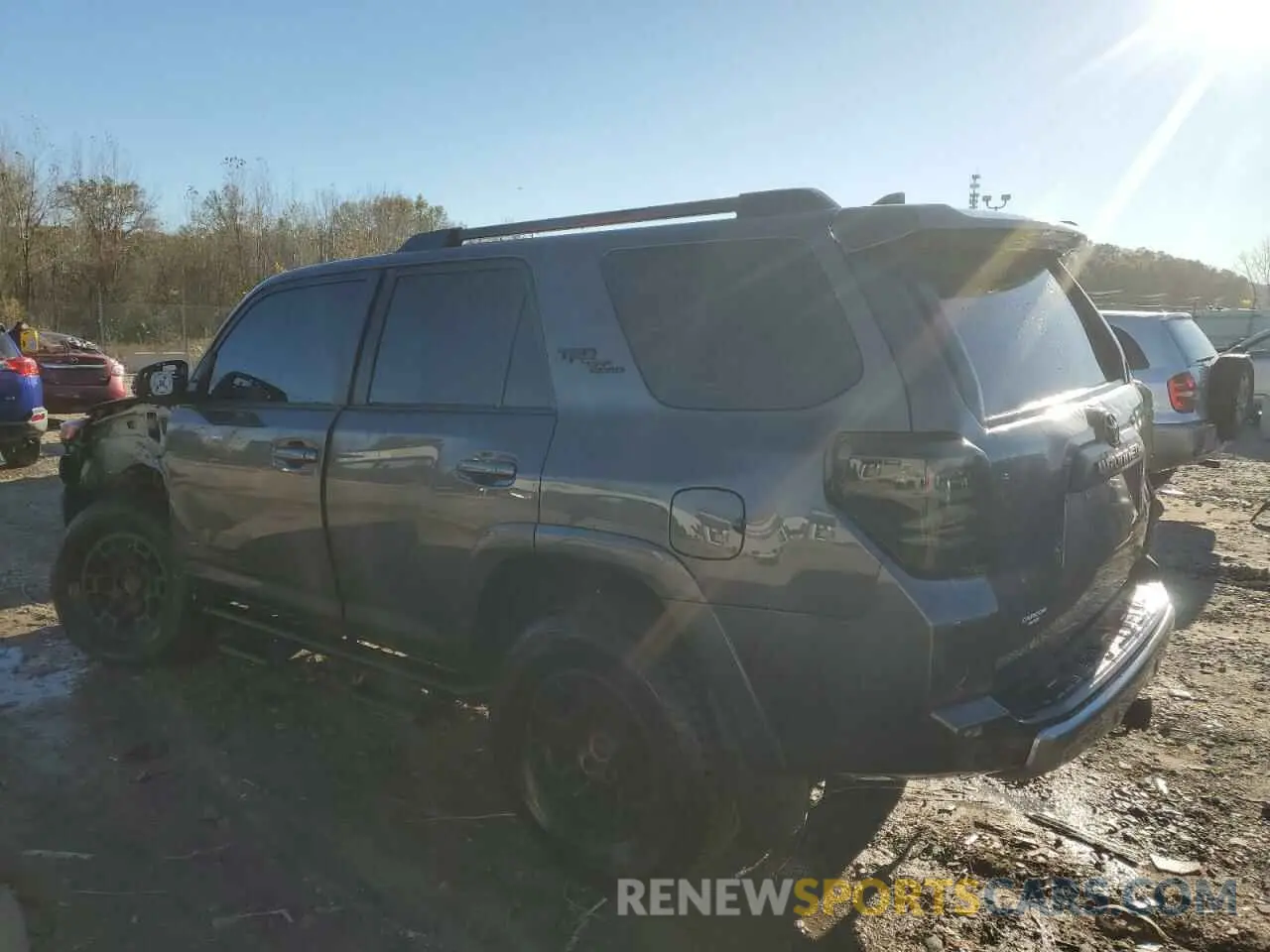 2 fotografías del automóvil dañado JTERU5JR0N6061418 TOYOTA 4RUNNER 2022