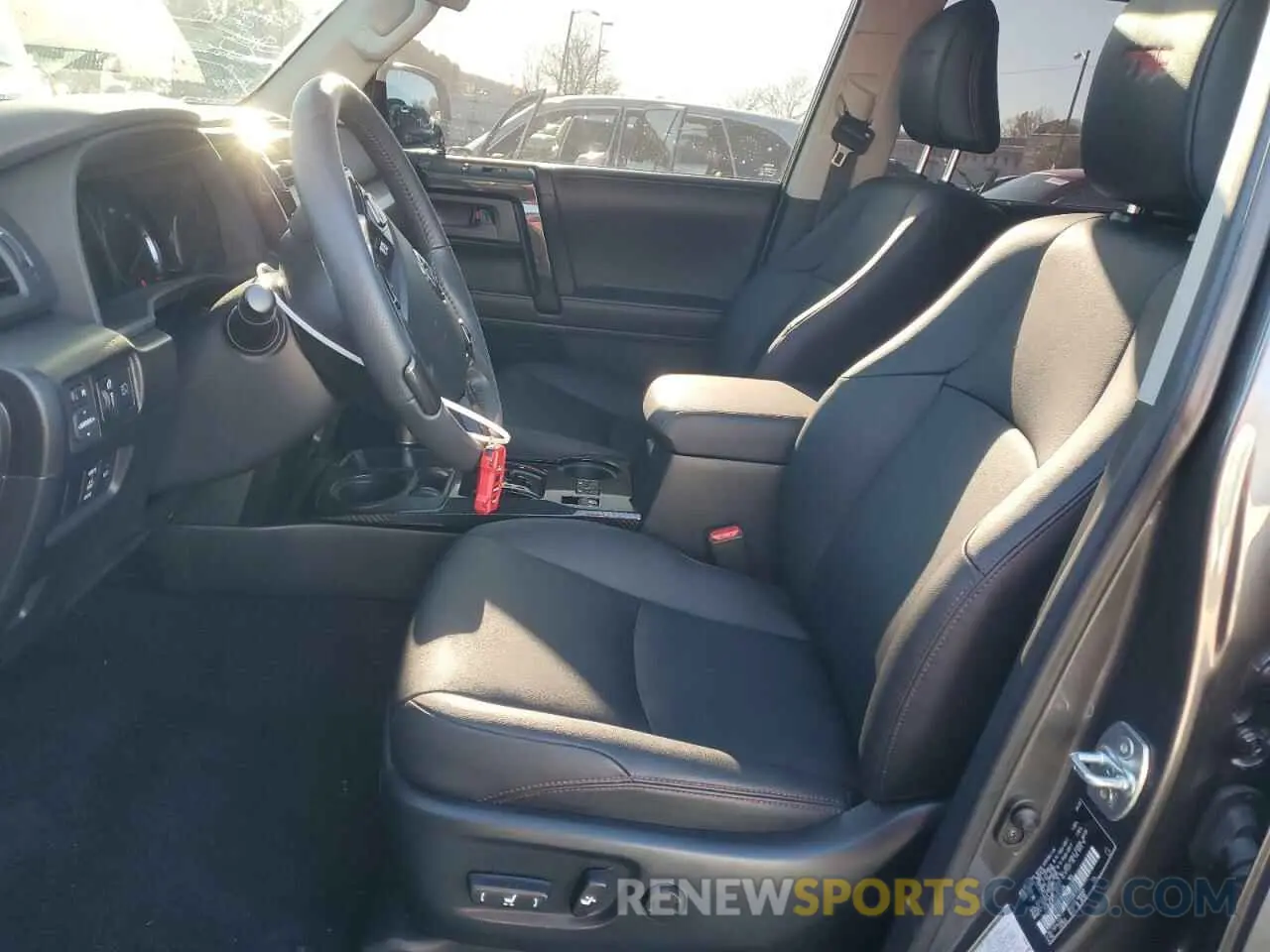 7 fotografías del automóvil dañado JTERU5JR0N6061418 TOYOTA 4RUNNER 2022