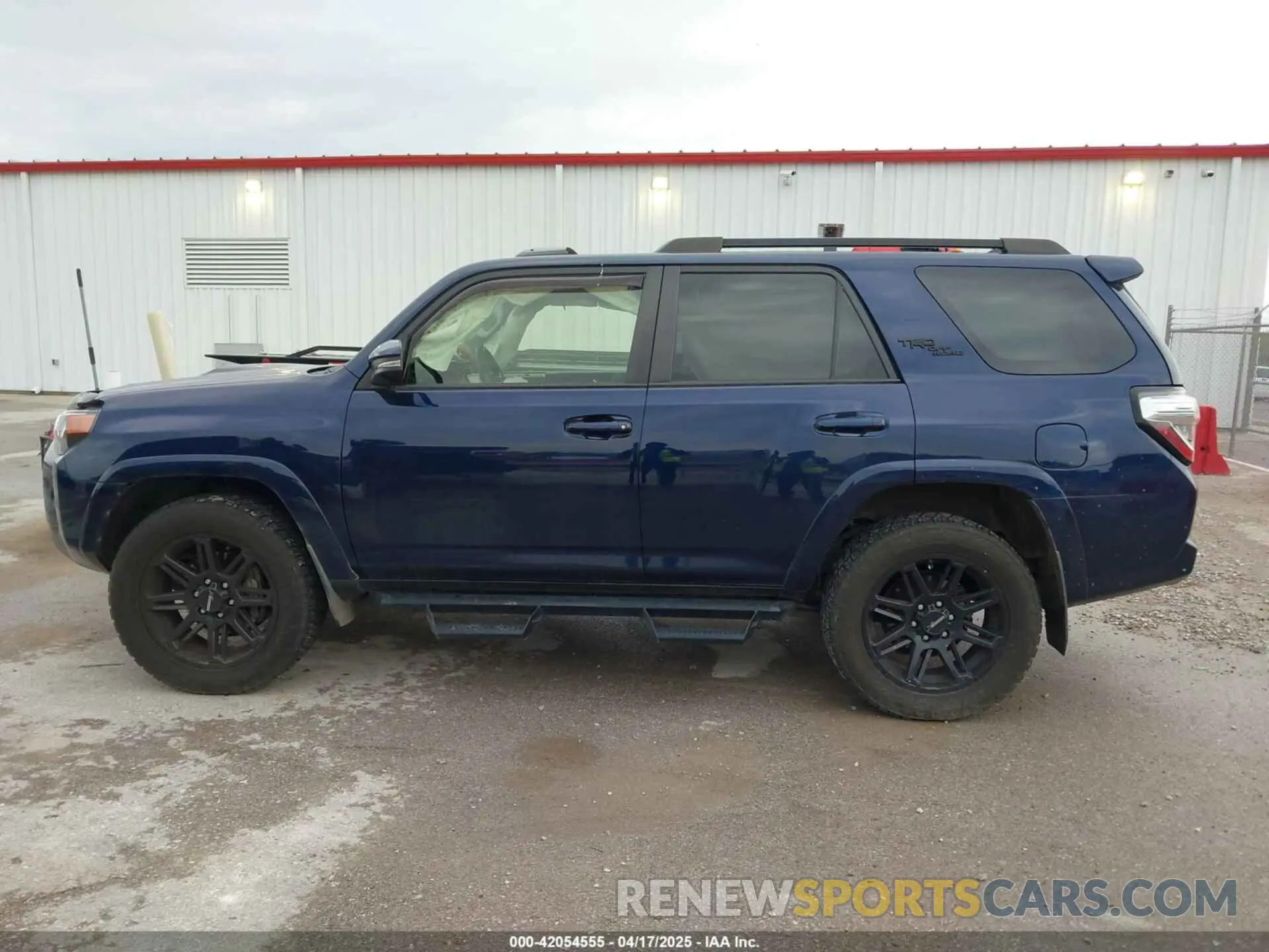 14 fotografías del automóvil dañado JTERU5JR1N6031957 TOYOTA 4RUNNER 2022