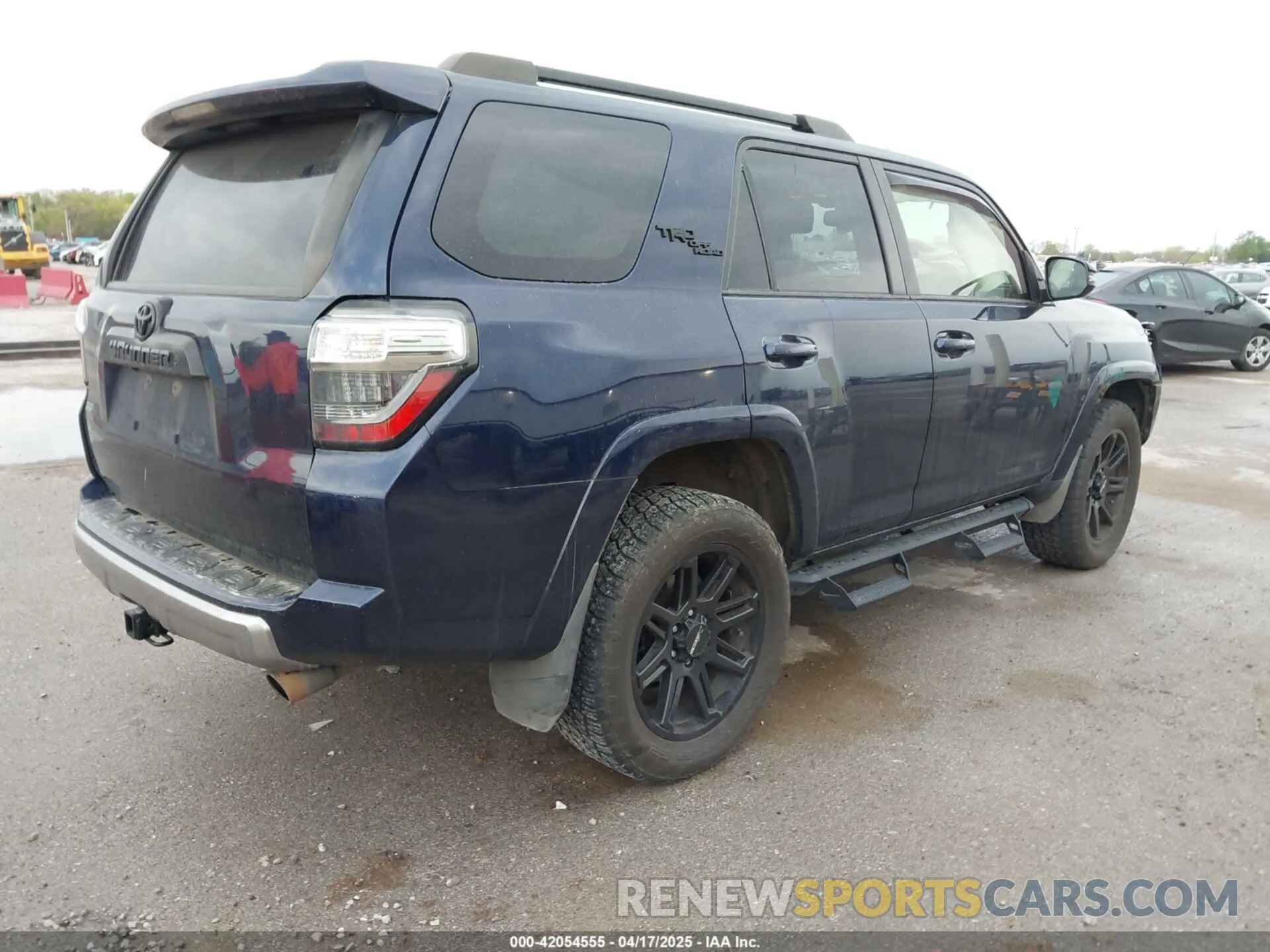 4 fotografías del automóvil dañado JTERU5JR1N6031957 TOYOTA 4RUNNER 2022