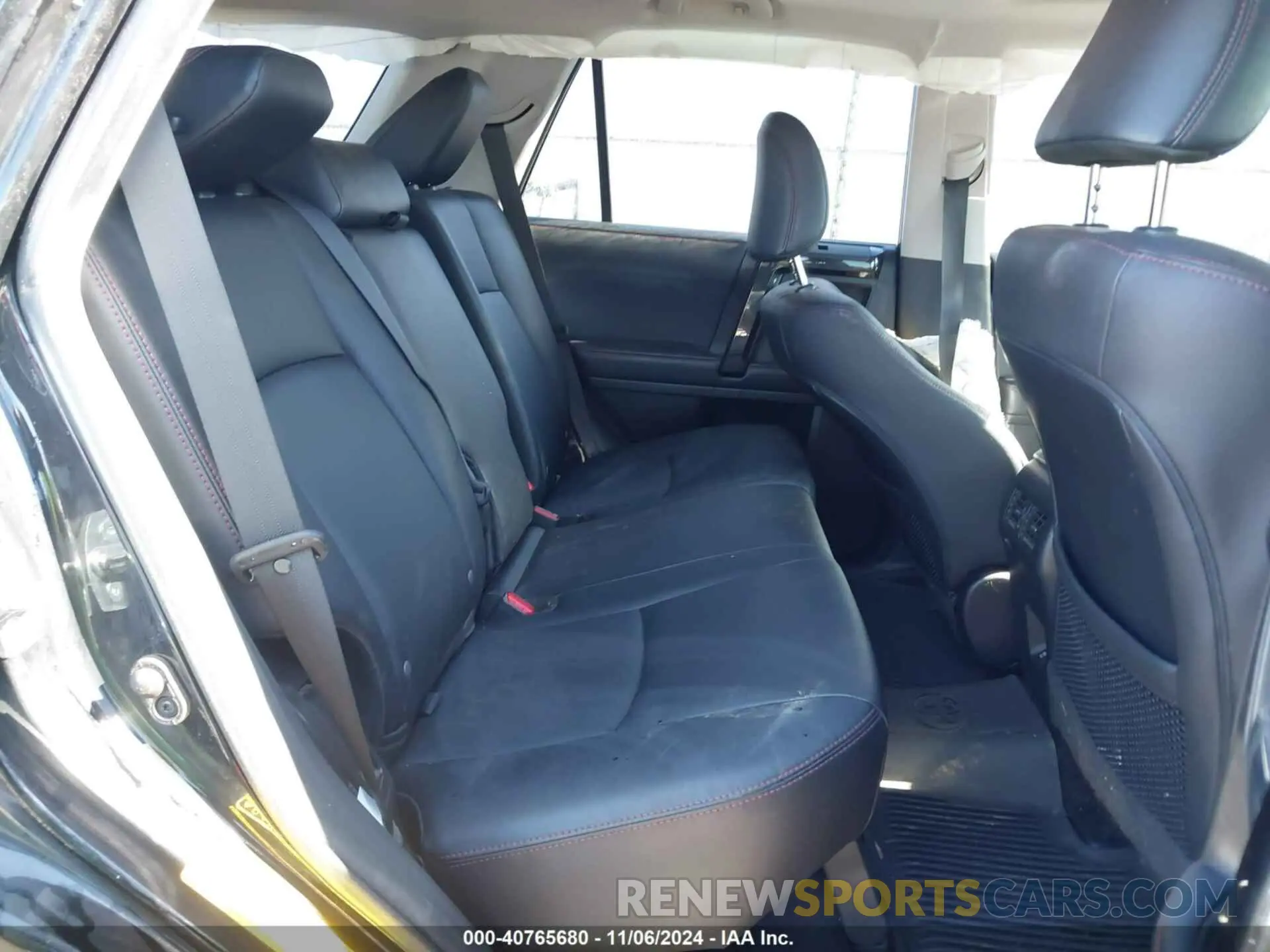 8 fotografías del automóvil dañado JTERU5JR1N6043333 TOYOTA 4RUNNER 2022