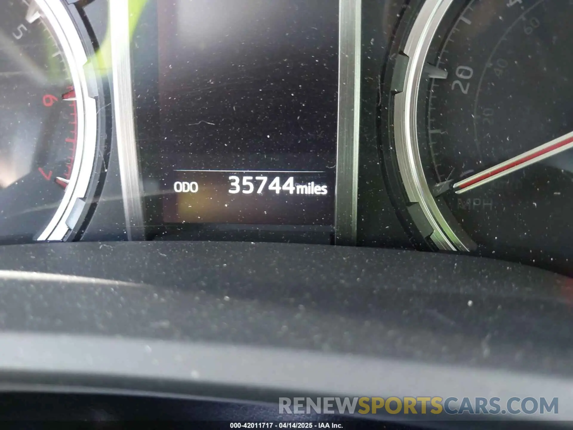 7 fotografías del automóvil dañado JTERU5JR4N5973488 TOYOTA 4RUNNER 2022