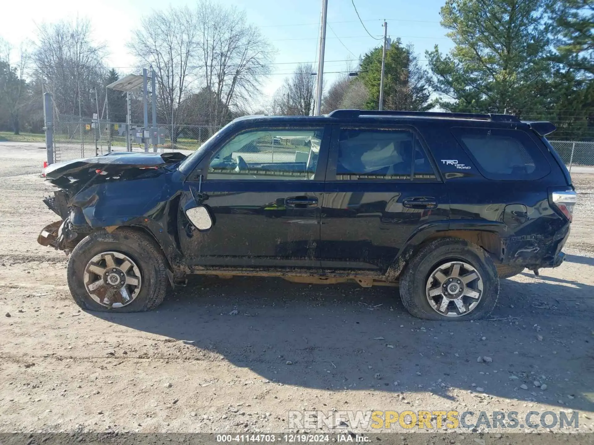 14 fotografías del automóvil dañado JTERU5JR4N5999668 TOYOTA 4RUNNER 2022