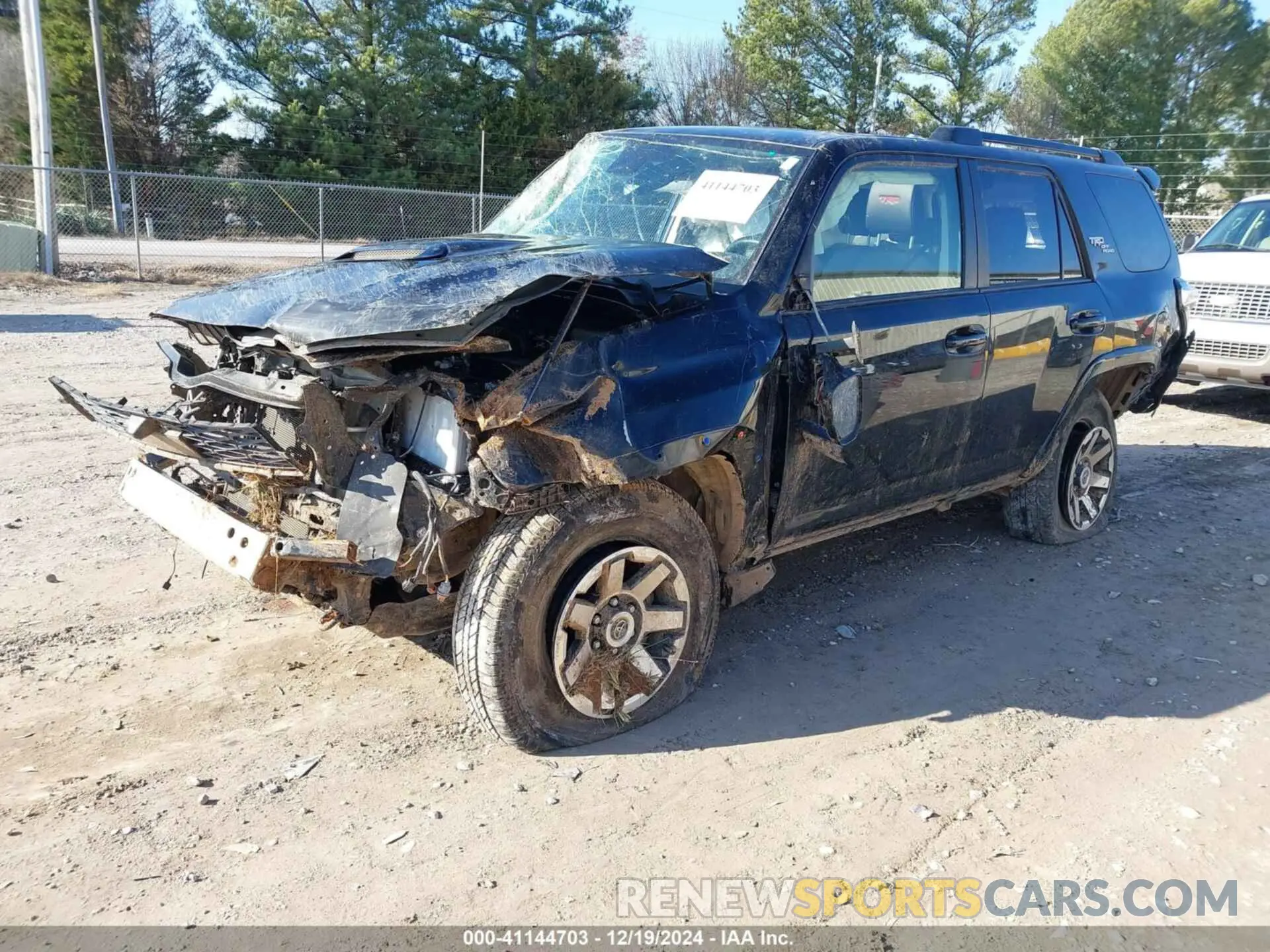 2 fotografías del automóvil dañado JTERU5JR4N5999668 TOYOTA 4RUNNER 2022