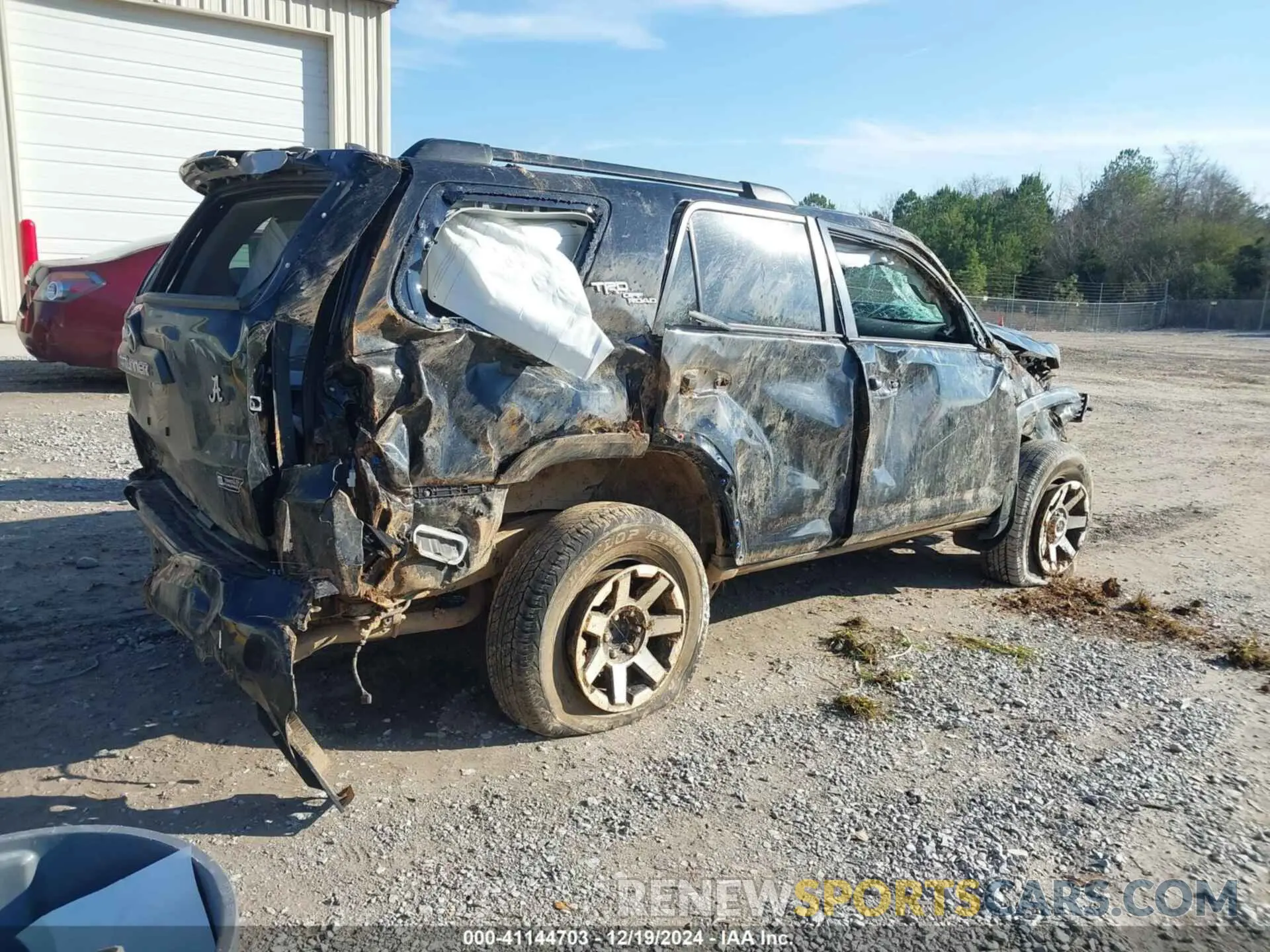 4 fotografías del automóvil dañado JTERU5JR4N5999668 TOYOTA 4RUNNER 2022