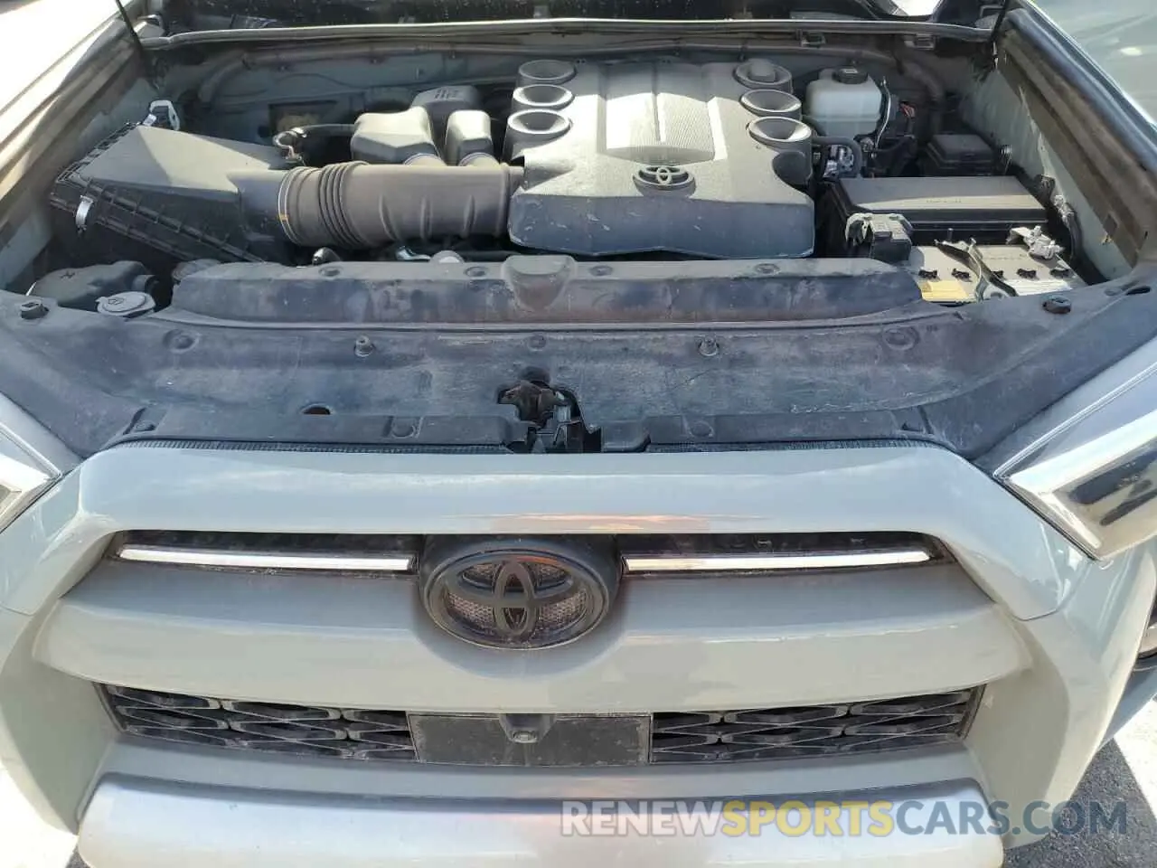13 fotografías del automóvil dañado JTERU5JR5N6033548 TOYOTA 4RUNNER 2022