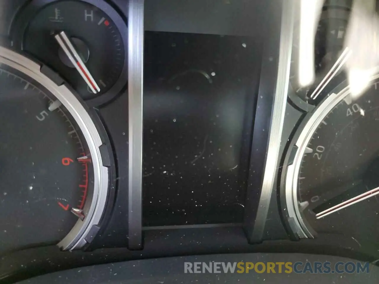 8 fotografías del automóvil dañado JTERU5JR7N6004892 TOYOTA 4RUNNER 2022