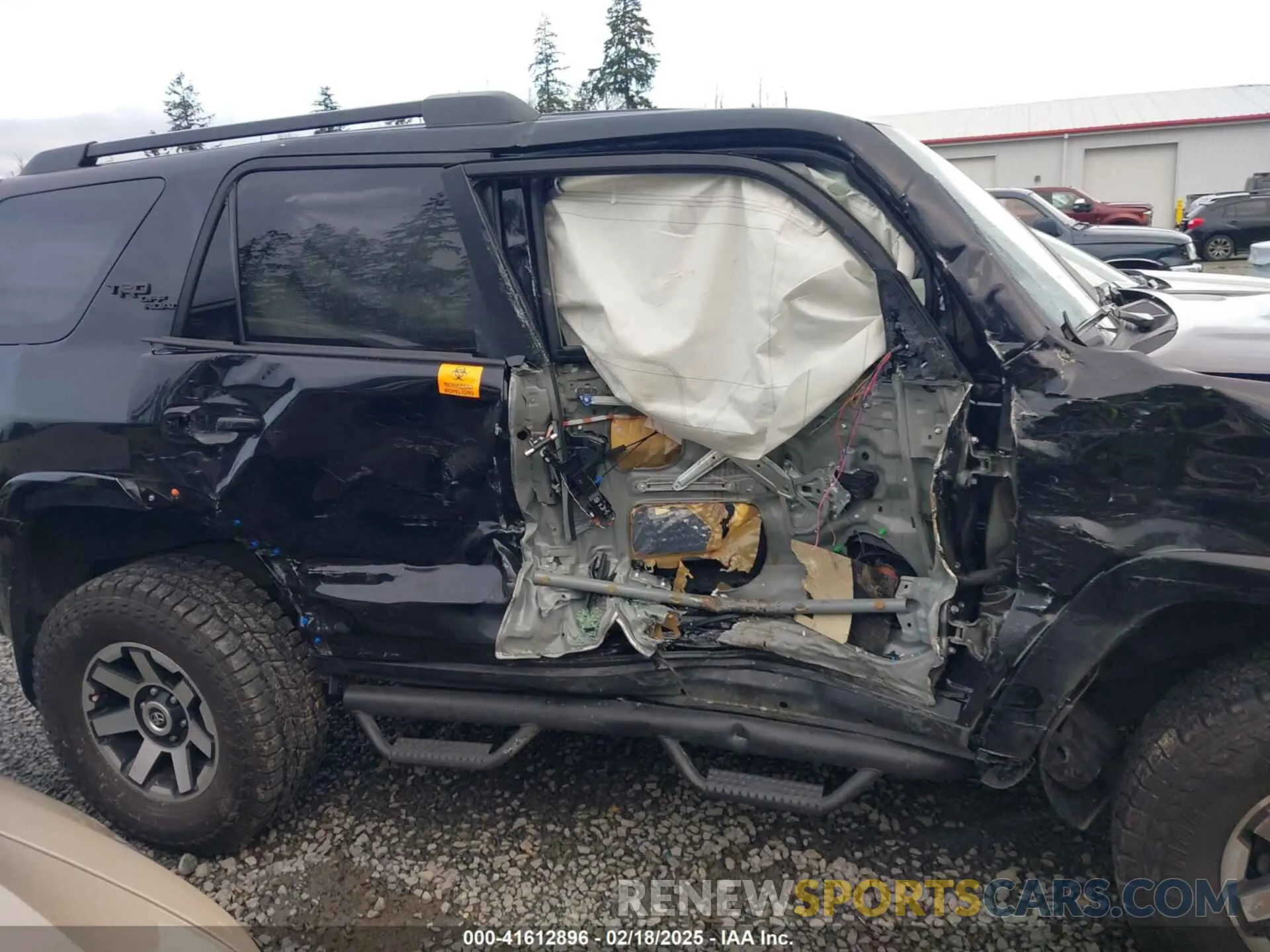 13 fotografías del automóvil dañado JTERU5JR8N6030756 TOYOTA 4RUNNER 2022