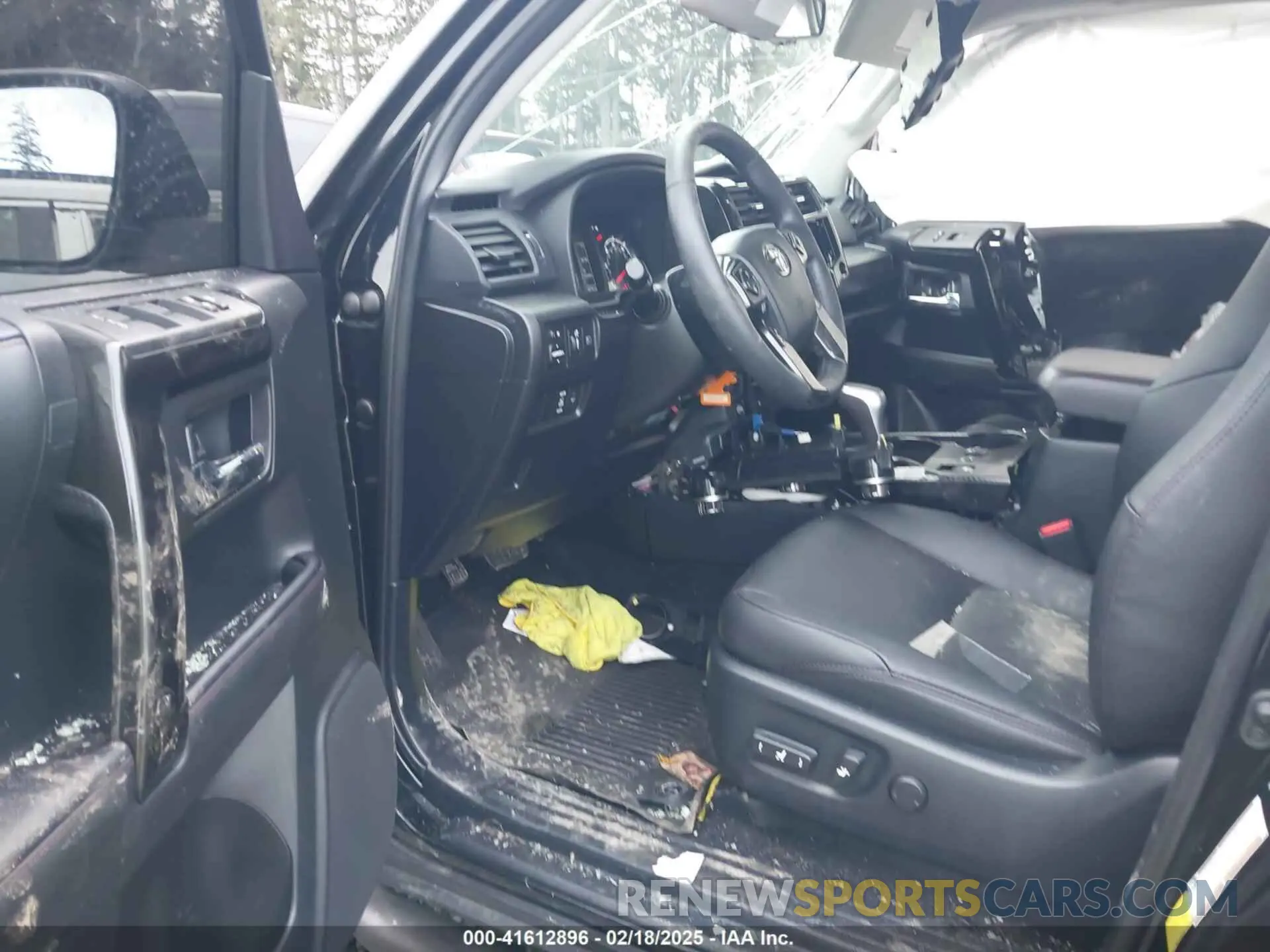 5 fotografías del automóvil dañado JTERU5JR8N6030756 TOYOTA 4RUNNER 2022
