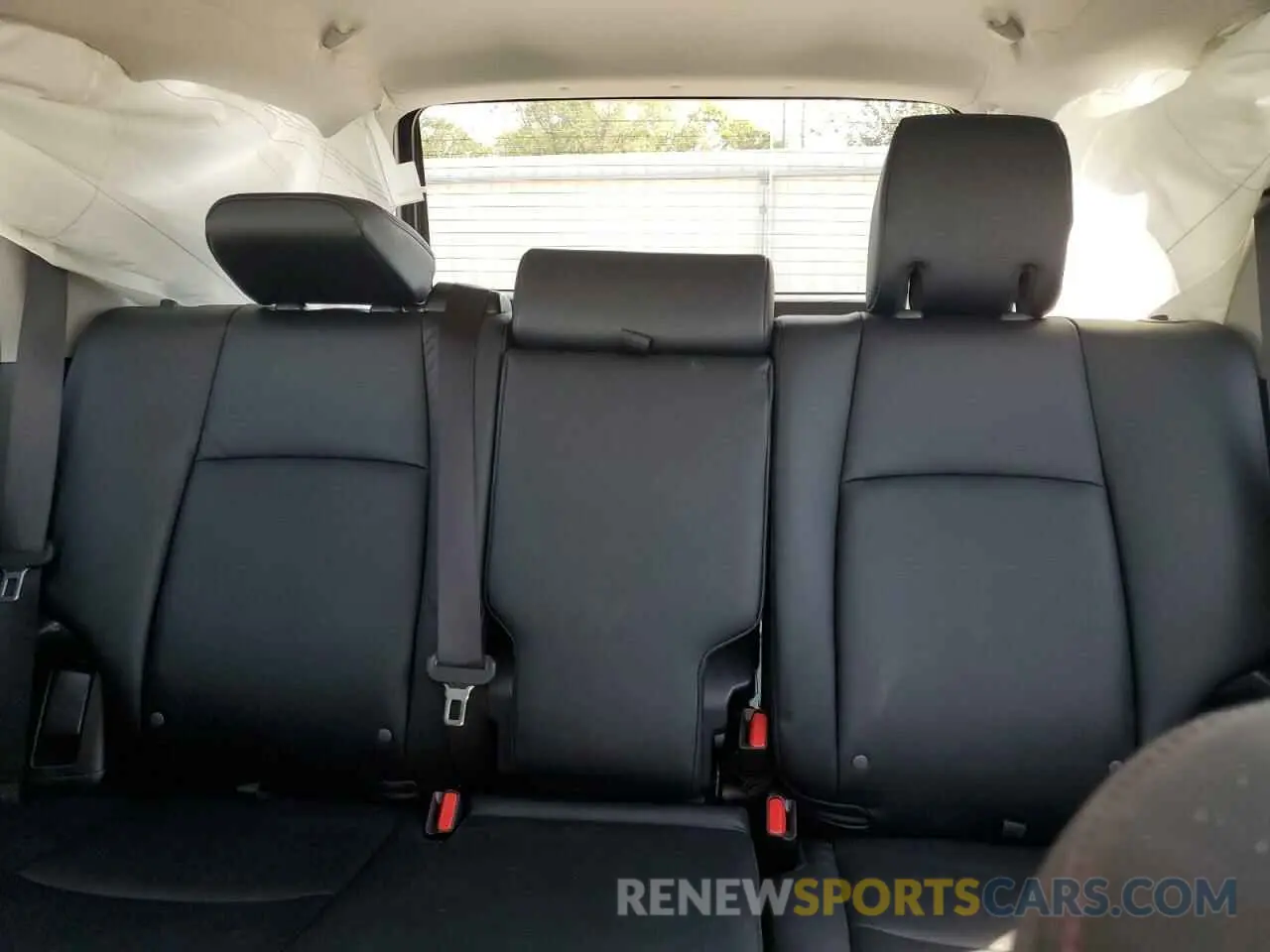 10 fotografías del automóvil dañado JTERU5JR9N6001850 TOYOTA 4RUNNER 2022