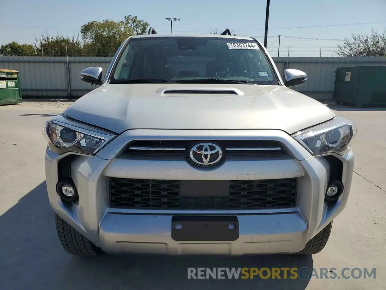 5 fotografías del automóvil dañado JTERU5JR9N6001850 TOYOTA 4RUNNER 2022