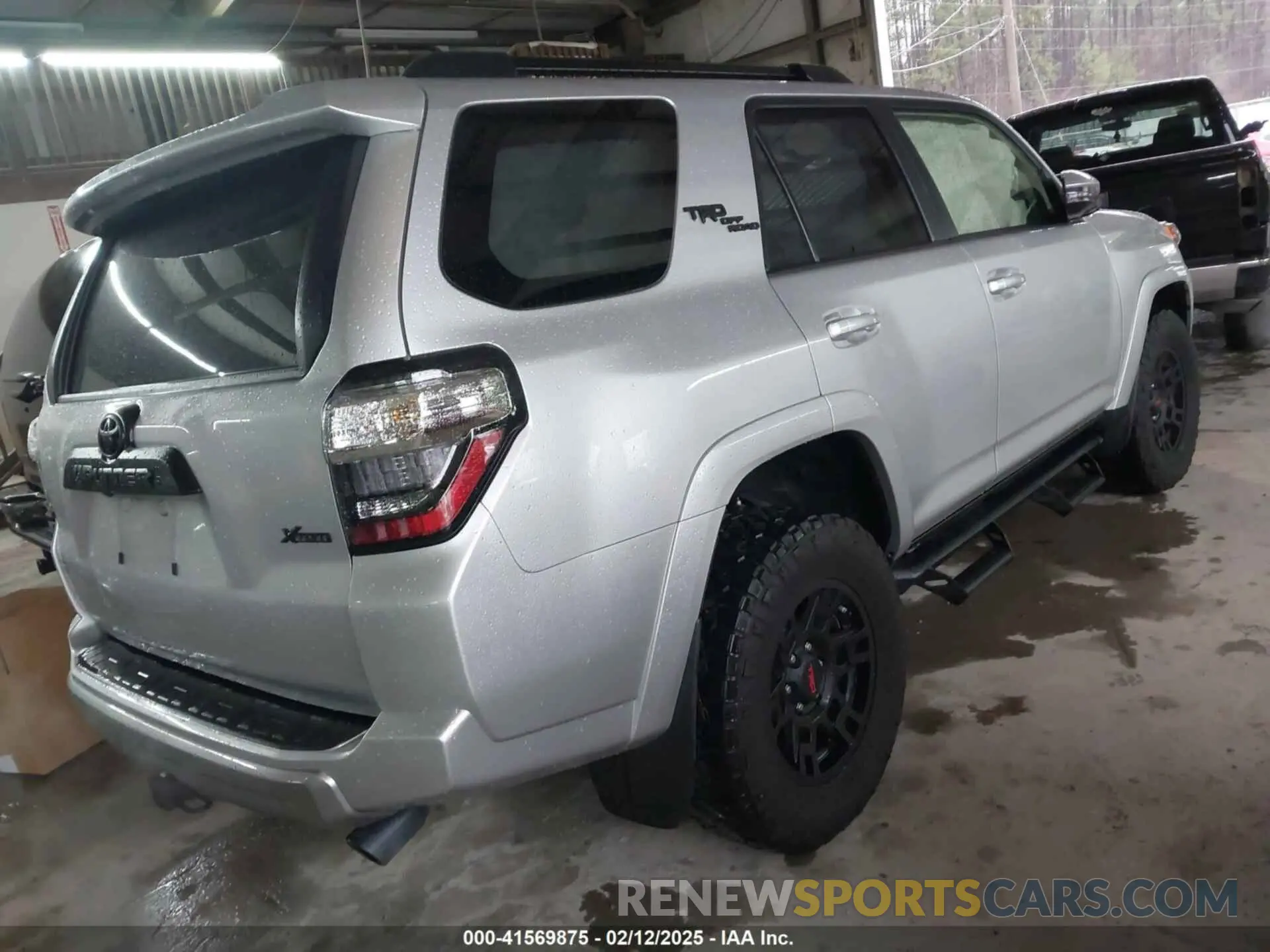 4 fotografías del automóvil dañado JTERU5JRXN6039331 TOYOTA 4RUNNER 2022