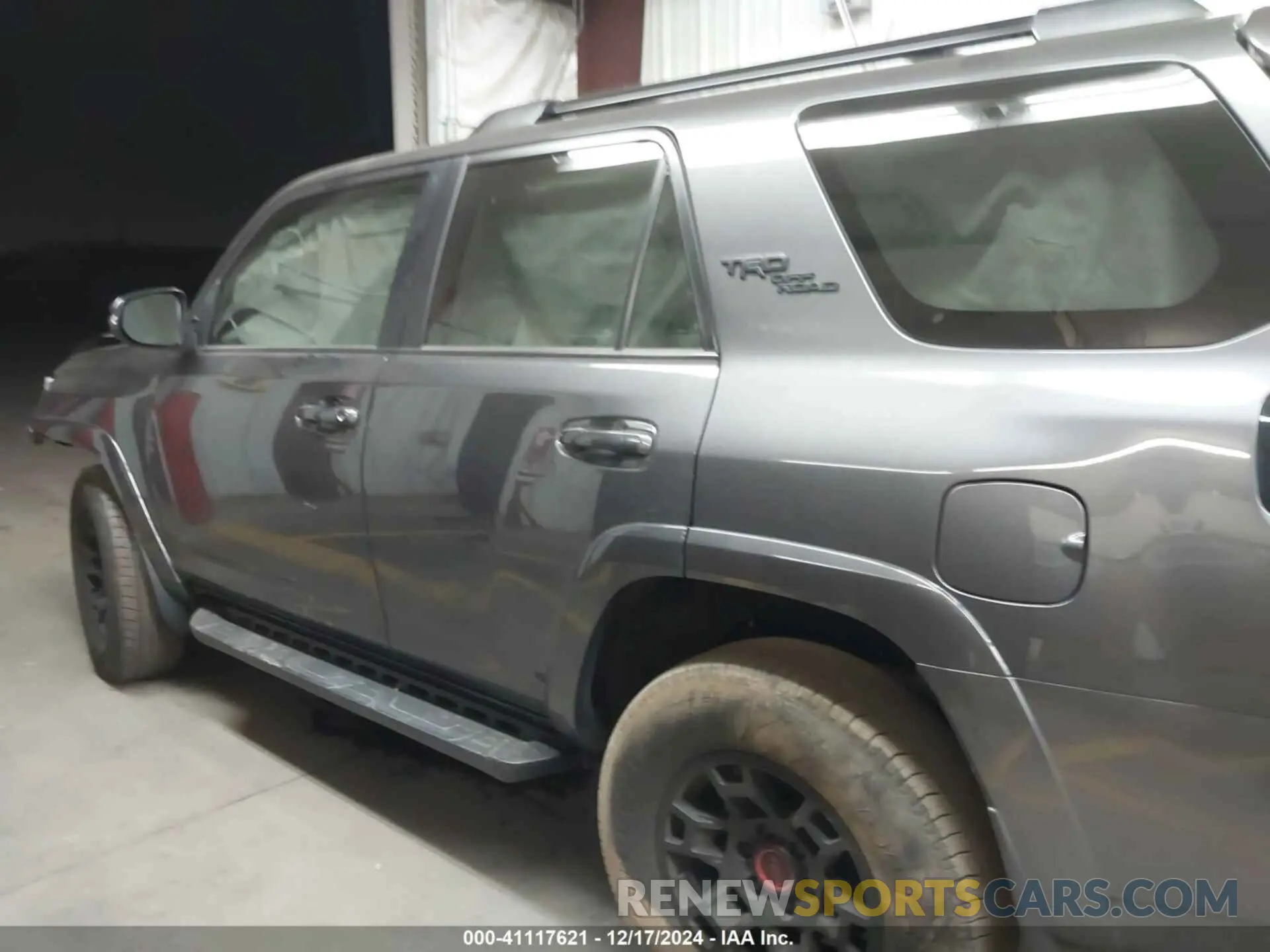 15 fotografías del automóvil dañado JTERU5JRXN6039670 TOYOTA 4RUNNER 2022