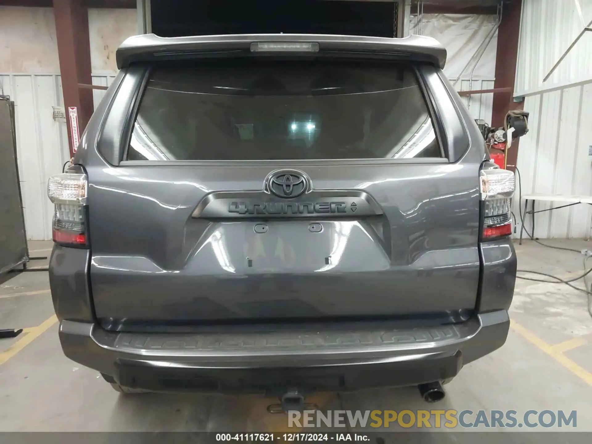 17 fotografías del automóvil dañado JTERU5JRXN6039670 TOYOTA 4RUNNER 2022