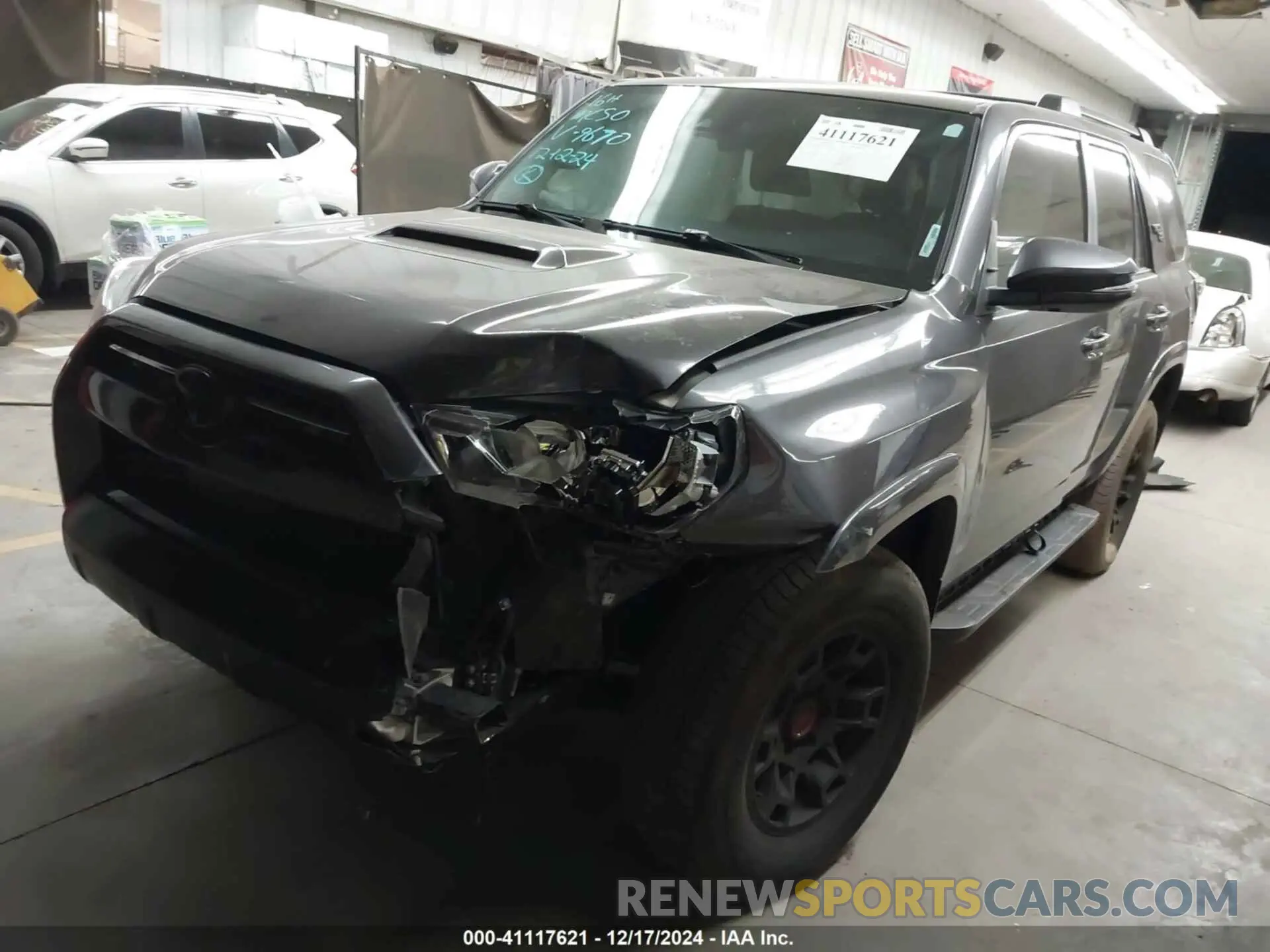 2 fotografías del automóvil dañado JTERU5JRXN6039670 TOYOTA 4RUNNER 2022