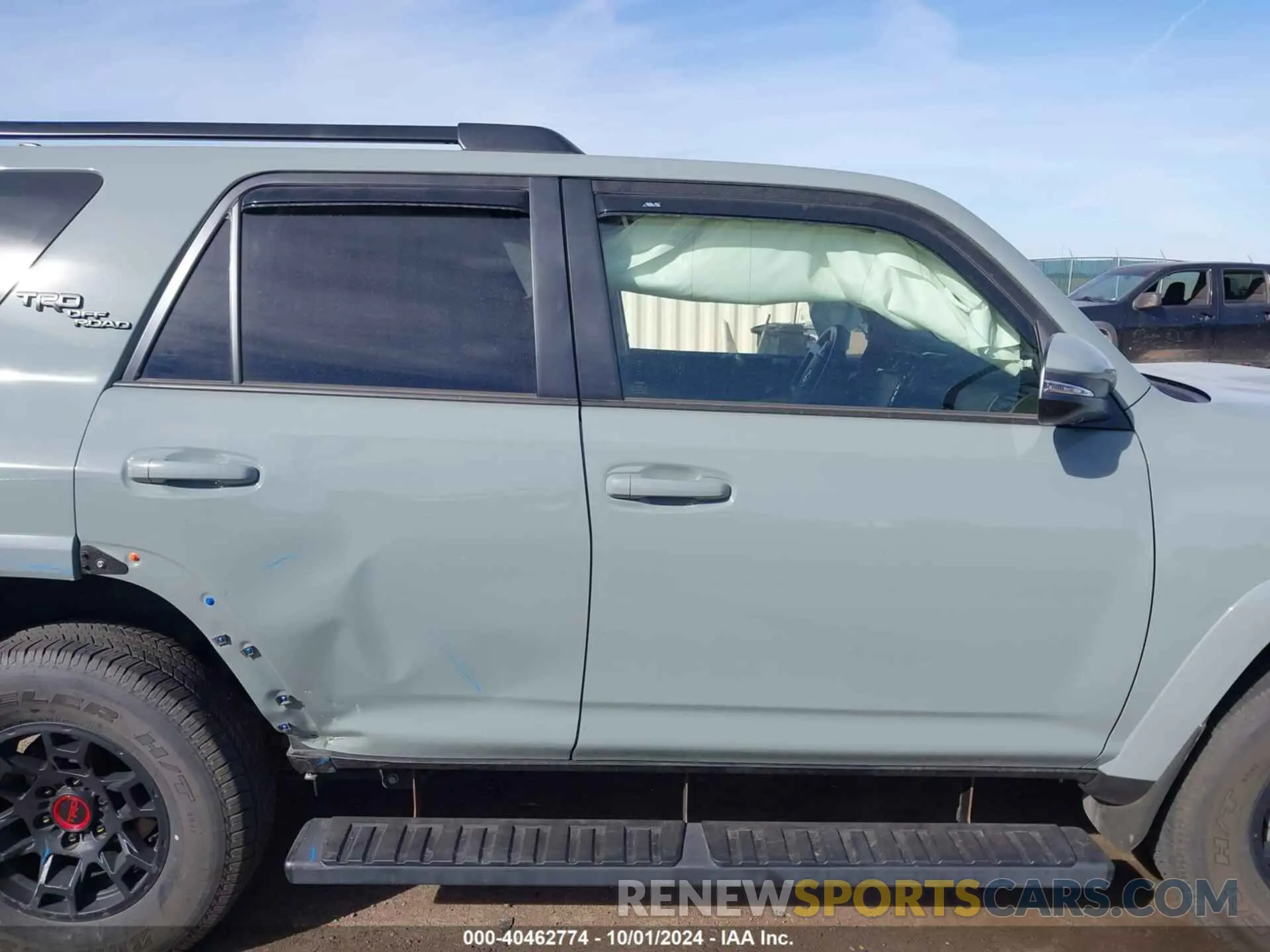 13 fotografías del automóvil dañado JTERU5JRXN6063158 TOYOTA 4RUNNER 2022