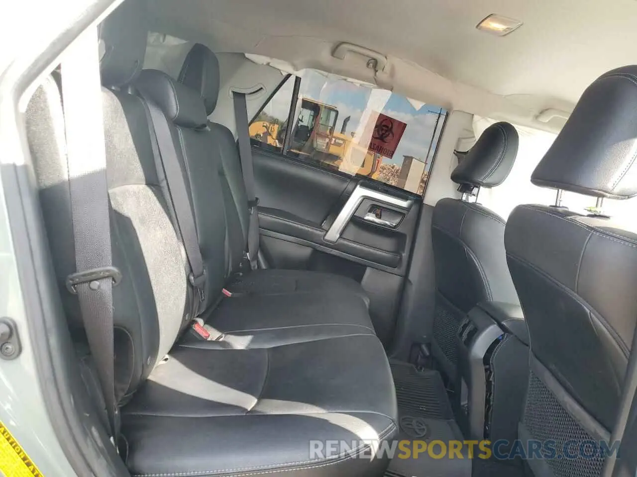 11 fotografías del automóvil dañado JTESU5JR0N5975322 TOYOTA 4RUNNER 2022