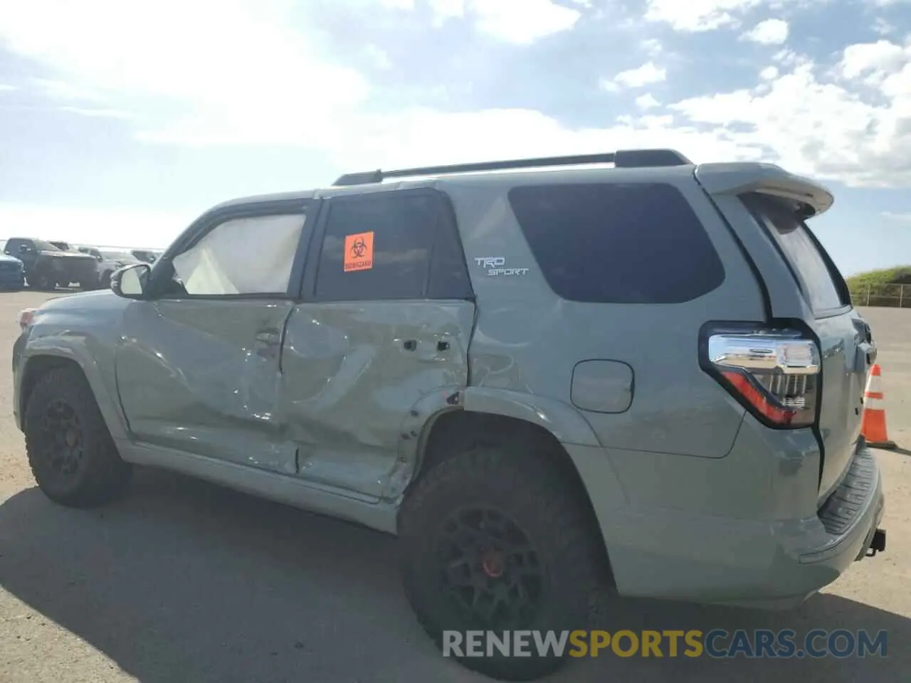 2 fotografías del automóvil dañado JTESU5JR0N5975322 TOYOTA 4RUNNER 2022
