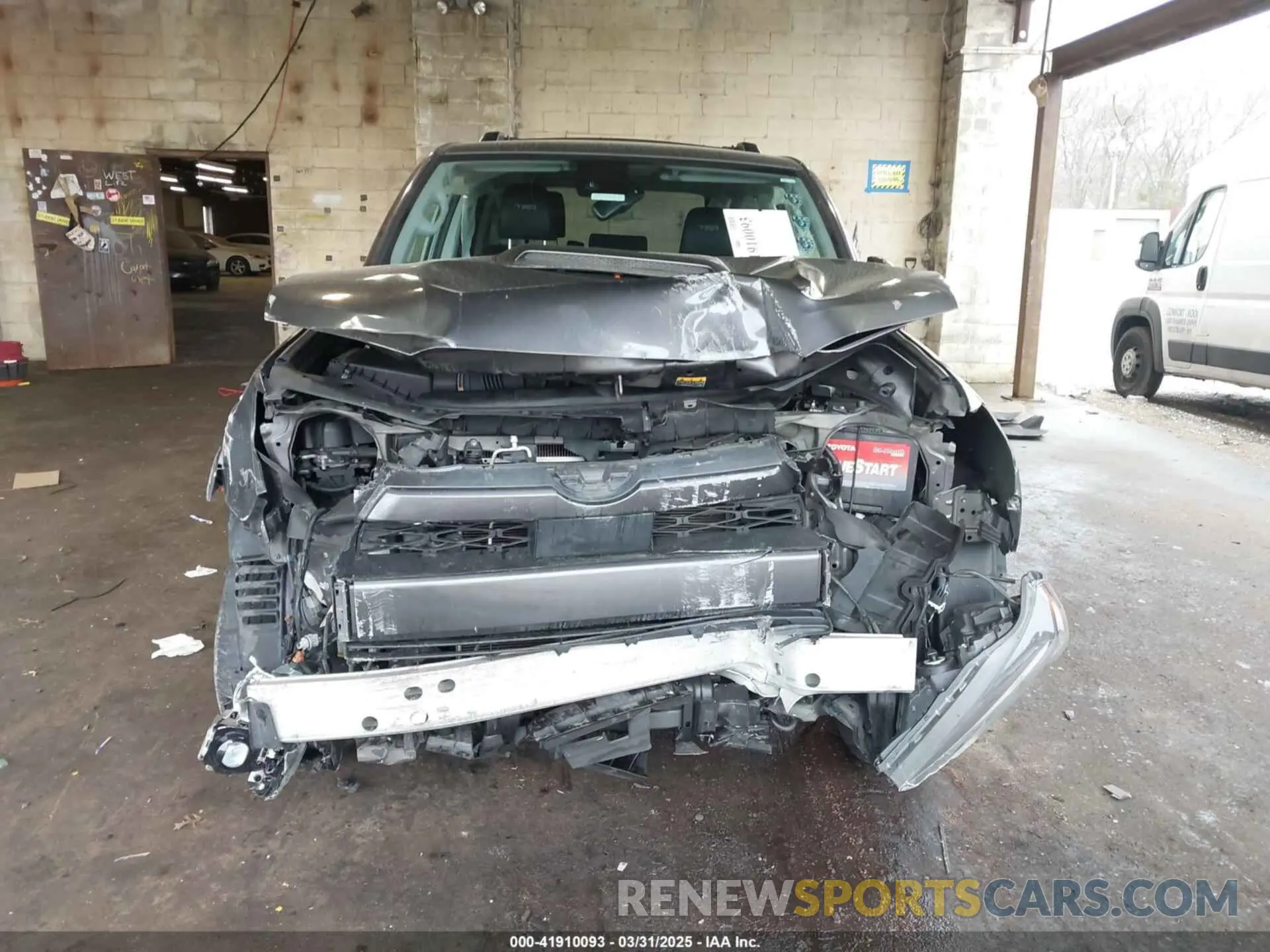13 fotografías del automóvil dañado JTESU5JR4N5982192 TOYOTA 4RUNNER 2022