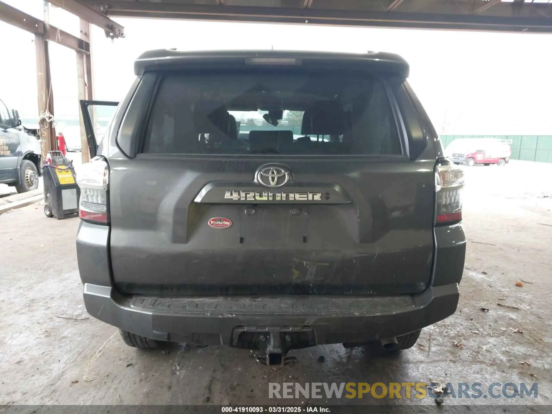 17 fotografías del automóvil dañado JTESU5JR4N5982192 TOYOTA 4RUNNER 2022