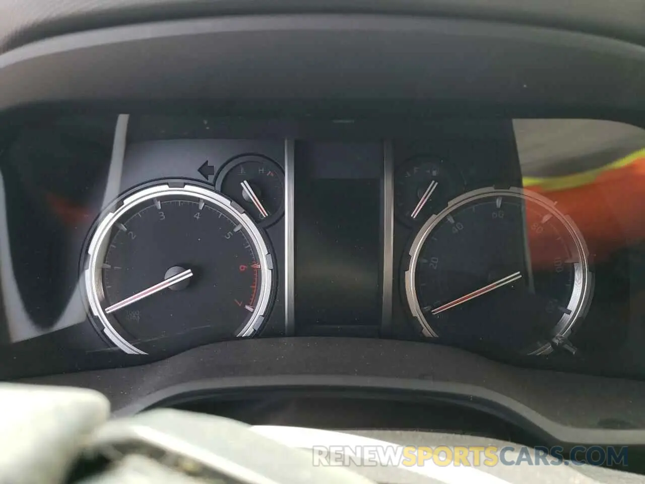 9 fotografías del automóvil dañado JTESU5JR7N6025534 TOYOTA 4RUNNER 2022