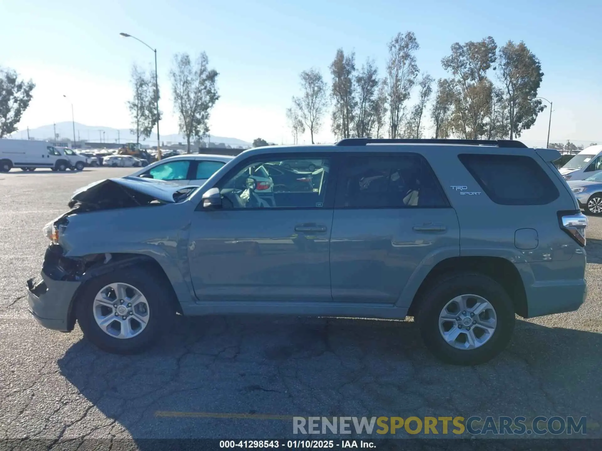 15 fotografías del automóvil dañado JTESU5JR8N5987279 TOYOTA 4RUNNER 2022