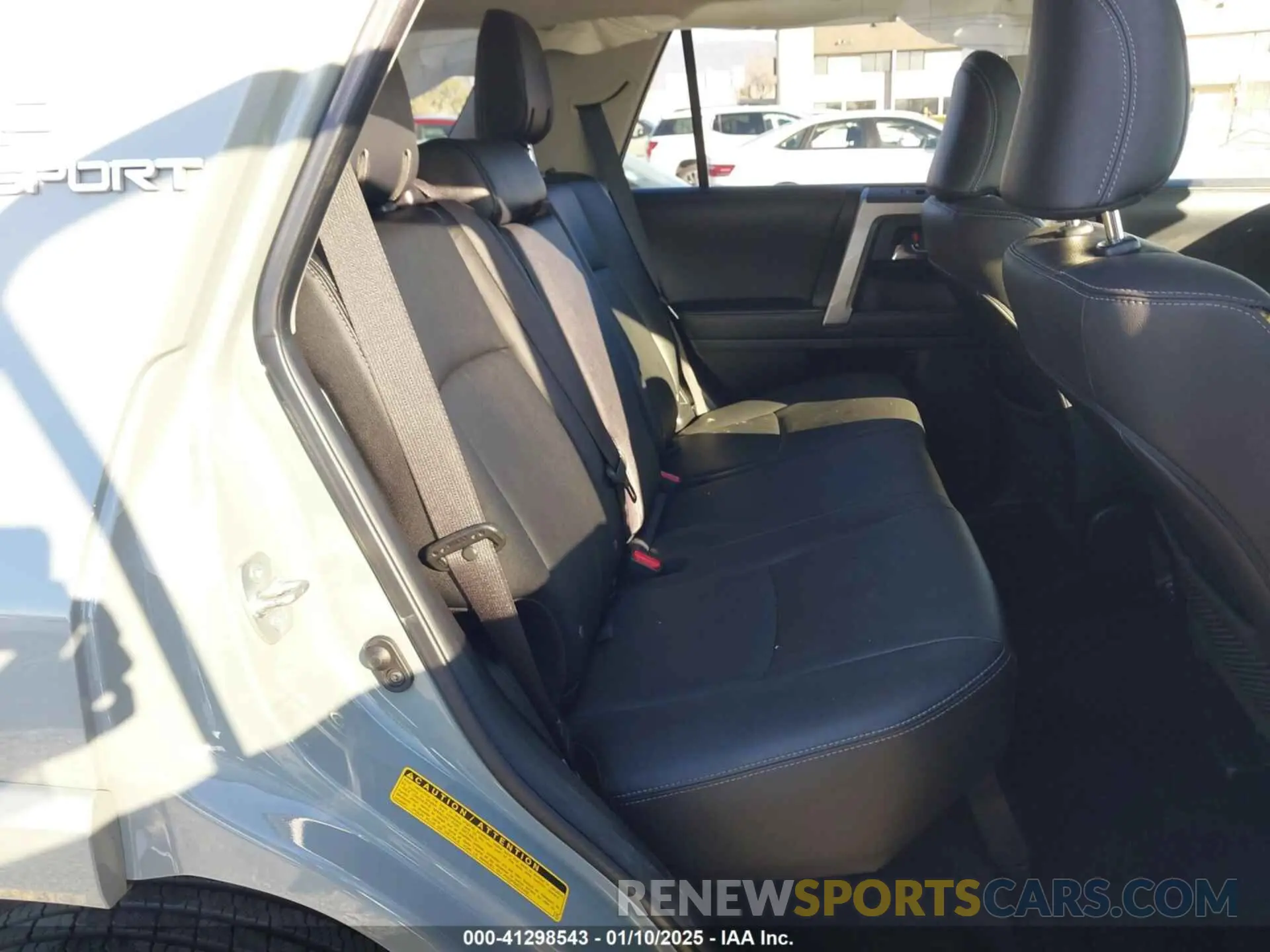 8 fotografías del automóvil dañado JTESU5JR8N5987279 TOYOTA 4RUNNER 2022