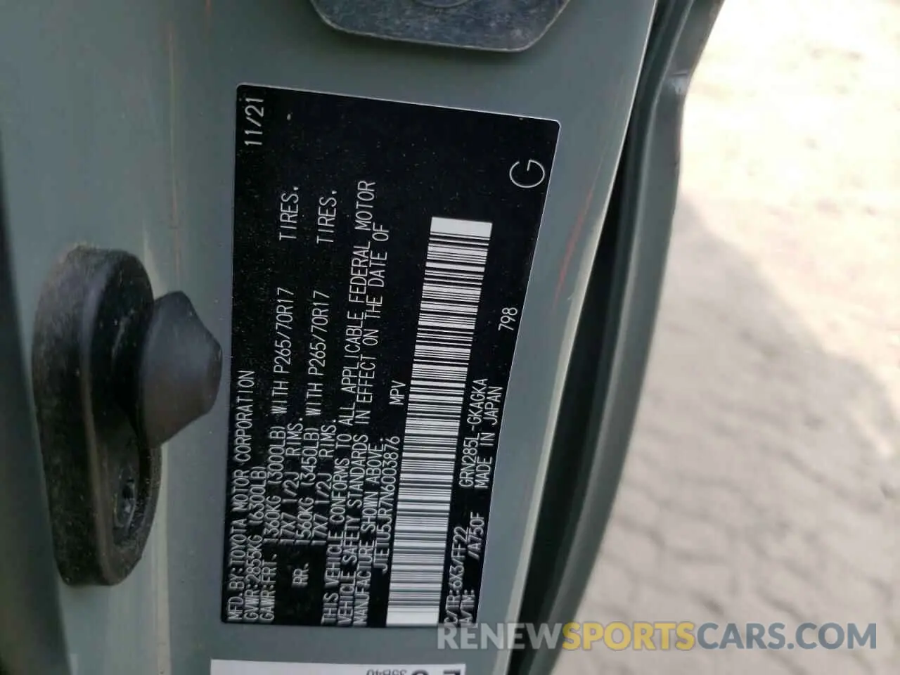 13 fotografías del automóvil dañado JTETU5JR7N6003876 TOYOTA 4RUNNER 2022