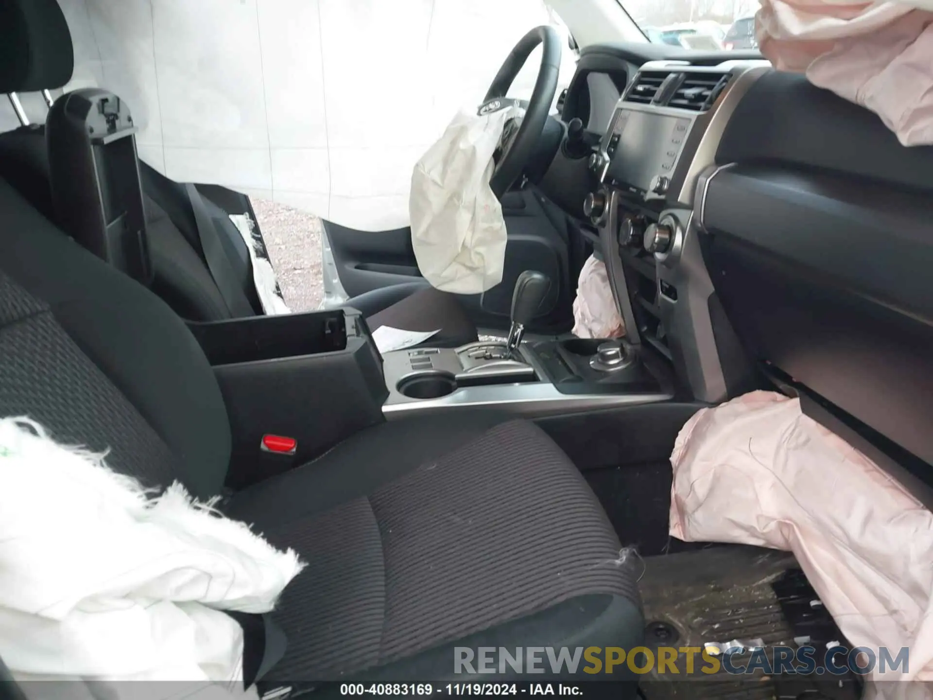 5 fotografías del automóvil dañado JTETU5JRXN6049783 TOYOTA 4RUNNER 2022