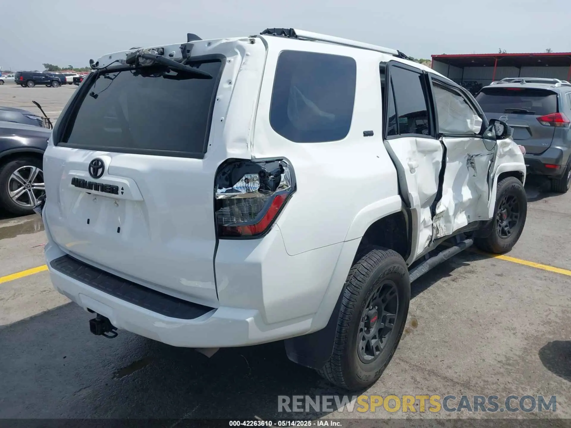 4 fotografías del automóvil dañado JTEEU5JR0P5305009 TOYOTA 4RUNNER 2023