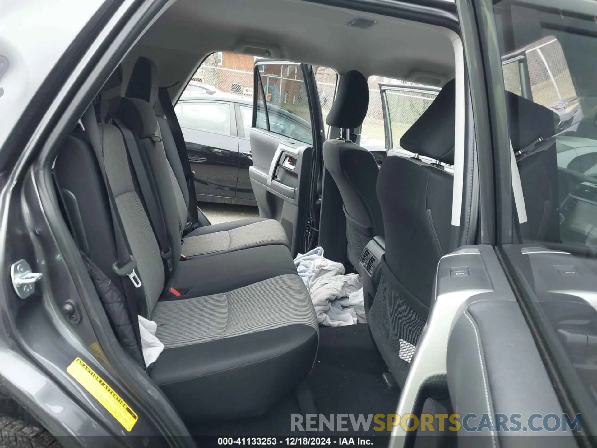 8 fotografías del automóvil dañado JTEEU5JR5P5302493 TOYOTA 4RUNNER 2023