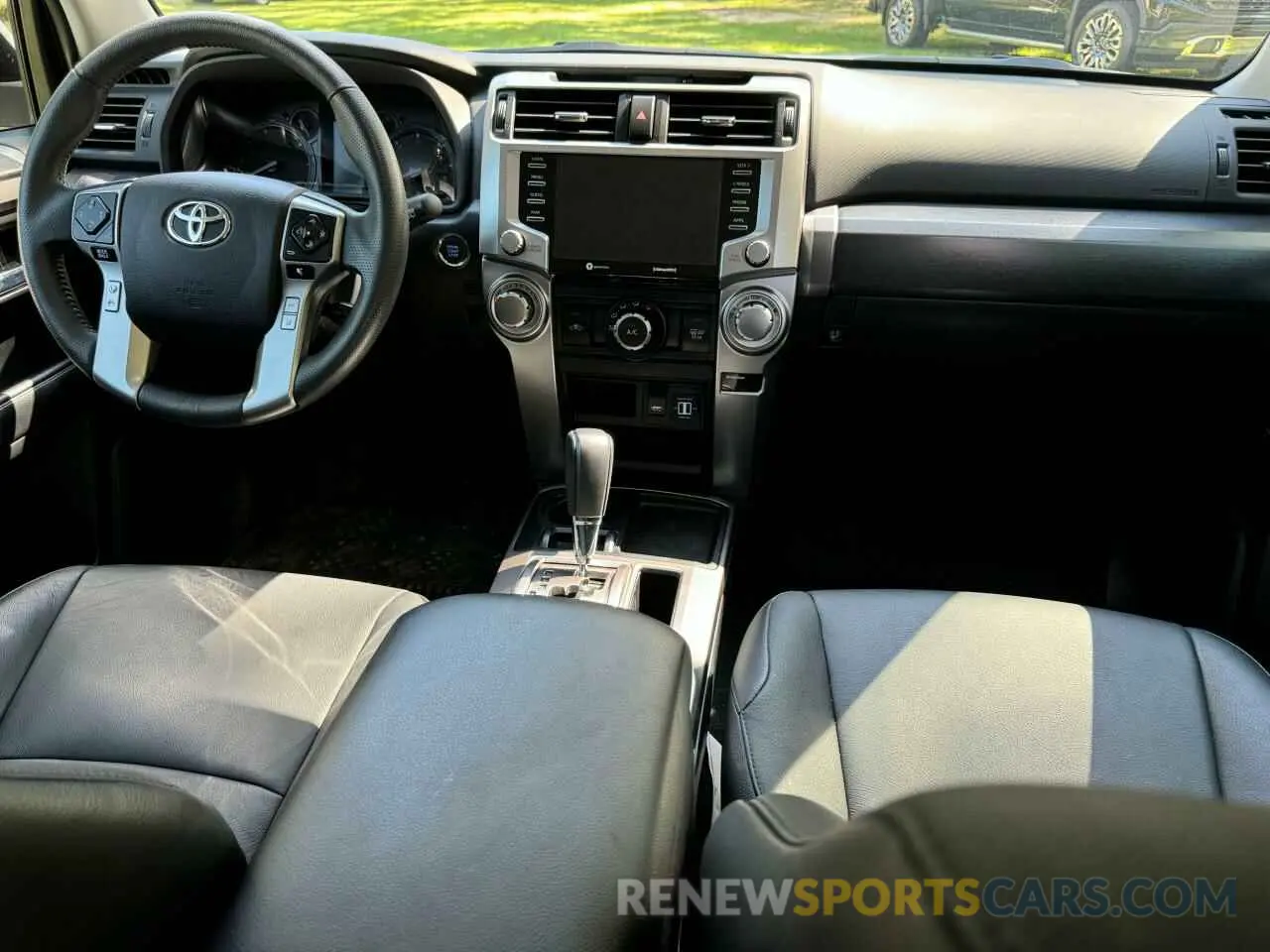 9 fotografías del automóvil dañado JTEEU5JR6P5279757 TOYOTA 4RUNNER 2023